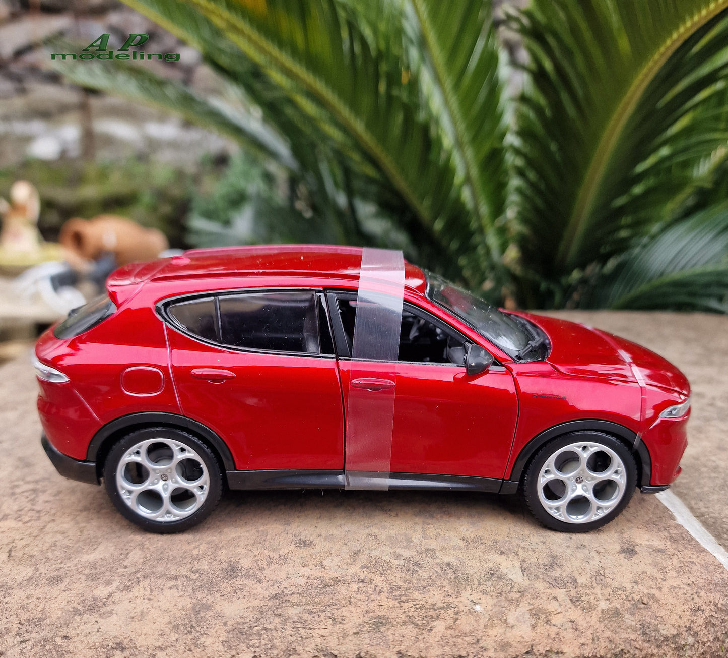 modellino auto 1:24 alfa romeo tonale rossa della bburago modellini die cast