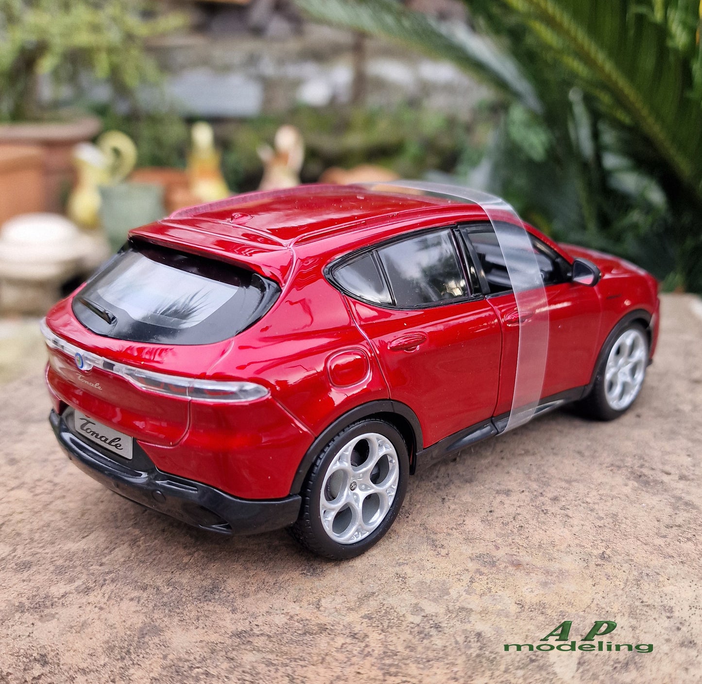modellino auto 1:24 alfa romeo tonale rossa della bburago modellini die cast