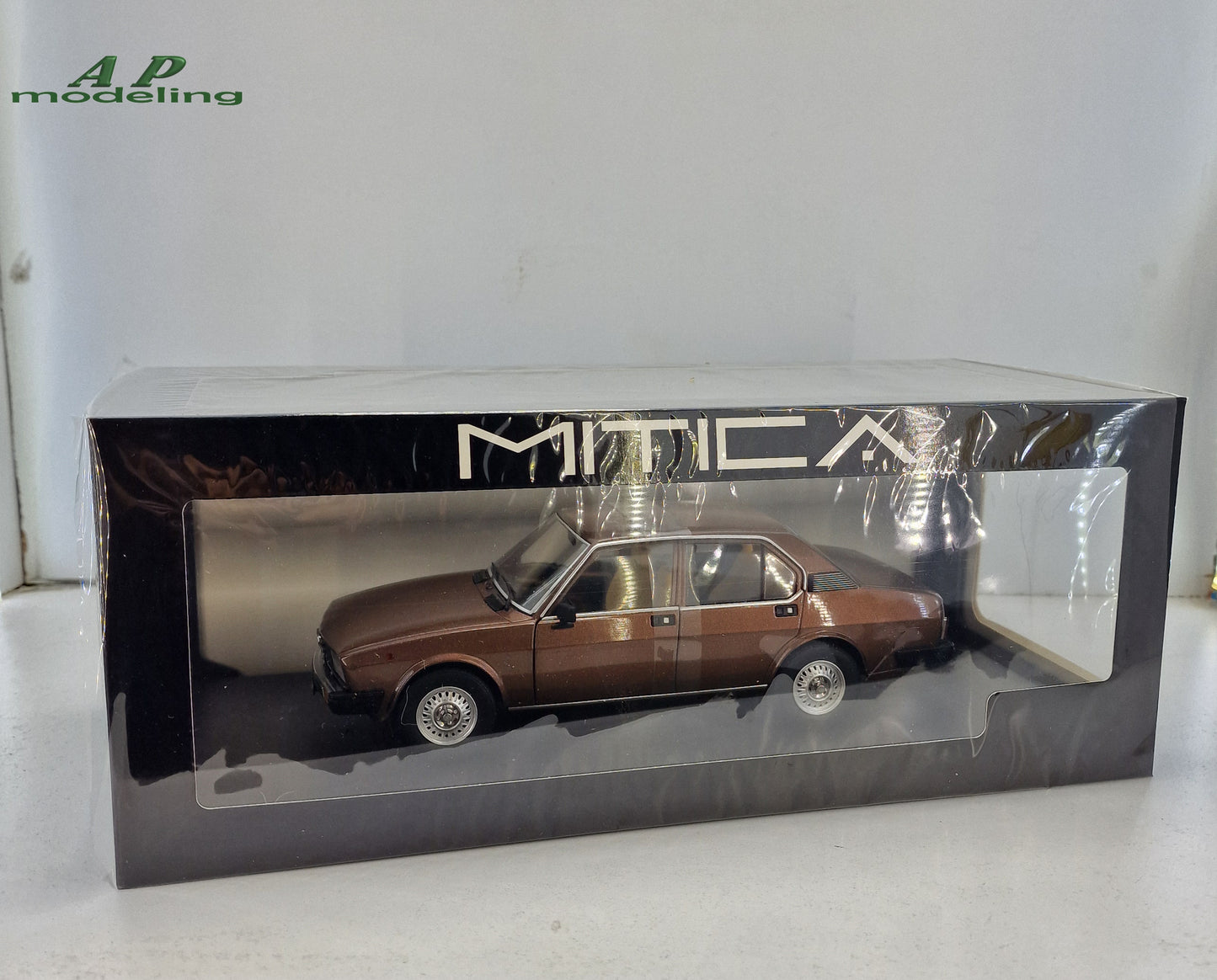 modellino auto scala 1/18 alfa romeo alfetta 2000 td del 1978 modellini die cast