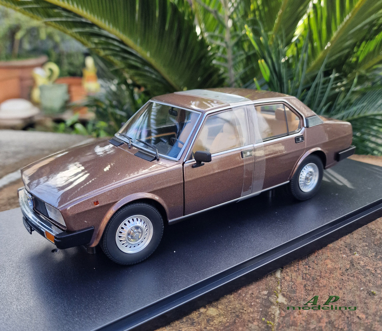 modellino auto scala 1/18 alfa romeo alfetta 2000 td del 1978 modellini die cast