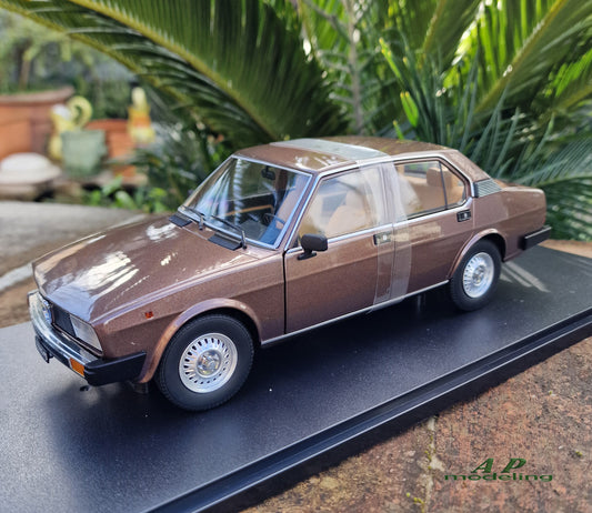 modellino auto scala 1/18 alfa romeo alfetta 2000 td del 1978 modellini die cast