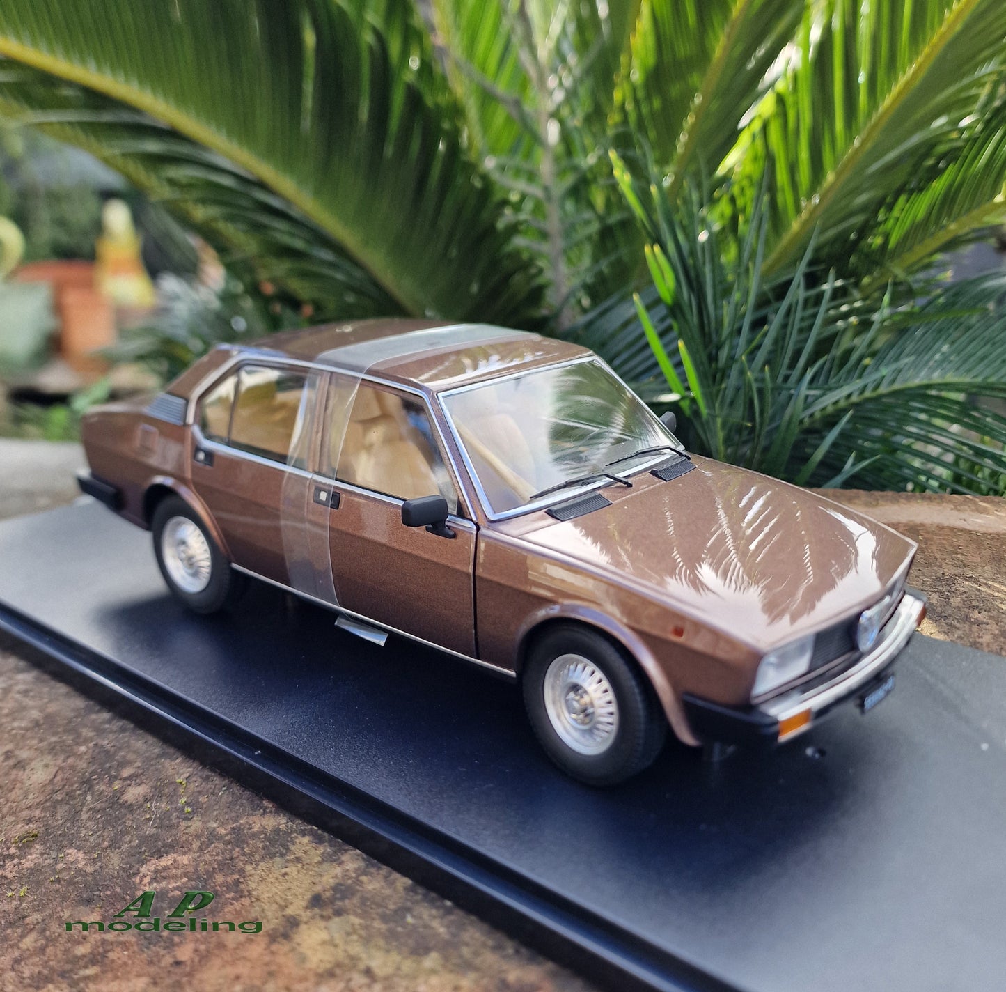 modellino auto scala 1/18 alfa romeo alfetta 2000 td del 1978 modellini die cast