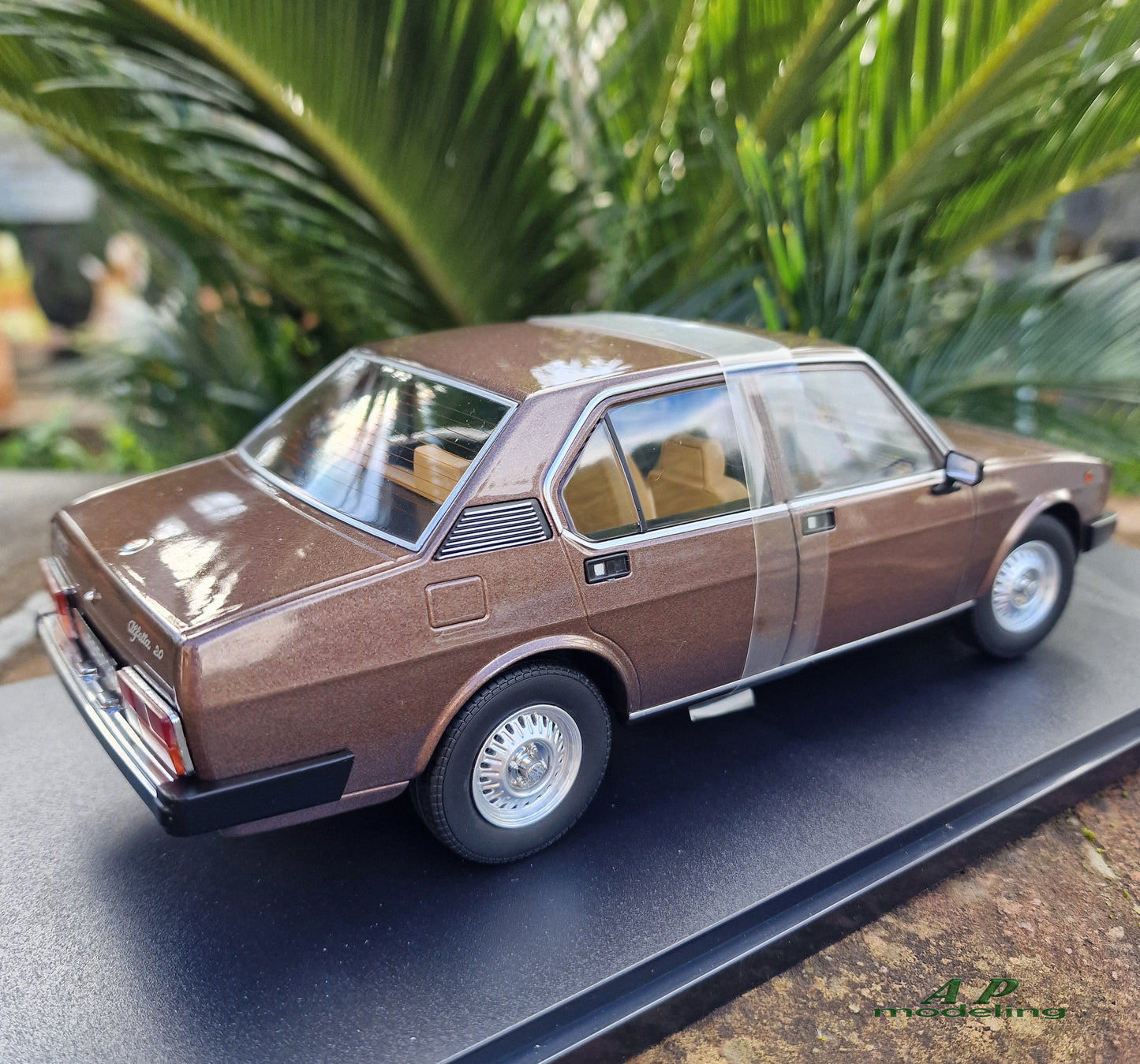 modellino auto scala 1/18 alfa romeo alfetta 2000 td del 1978 modellini die cast
