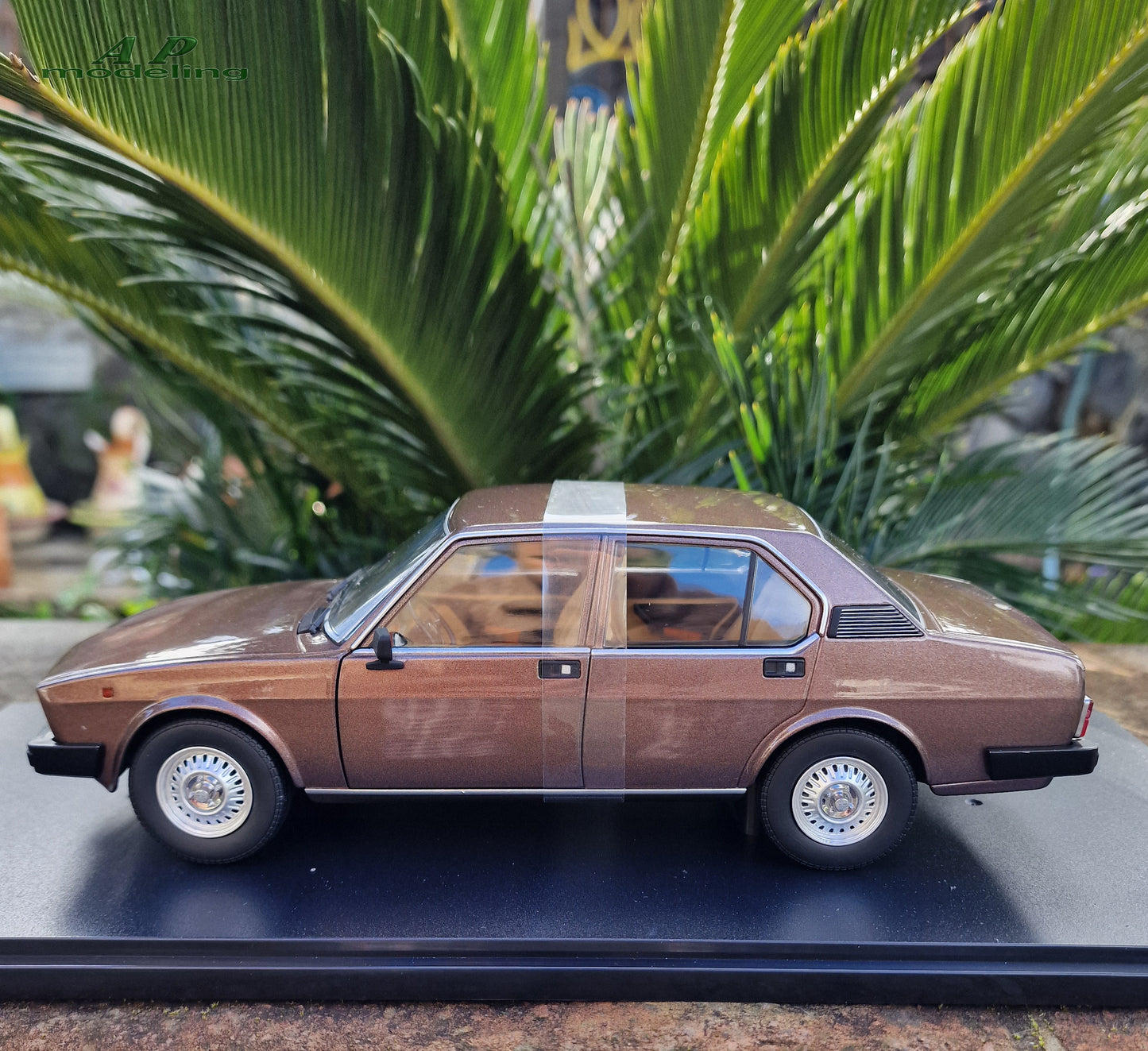 modellino auto scala 1/18 alfa romeo alfetta 2000 td del 1978 modellini die cast