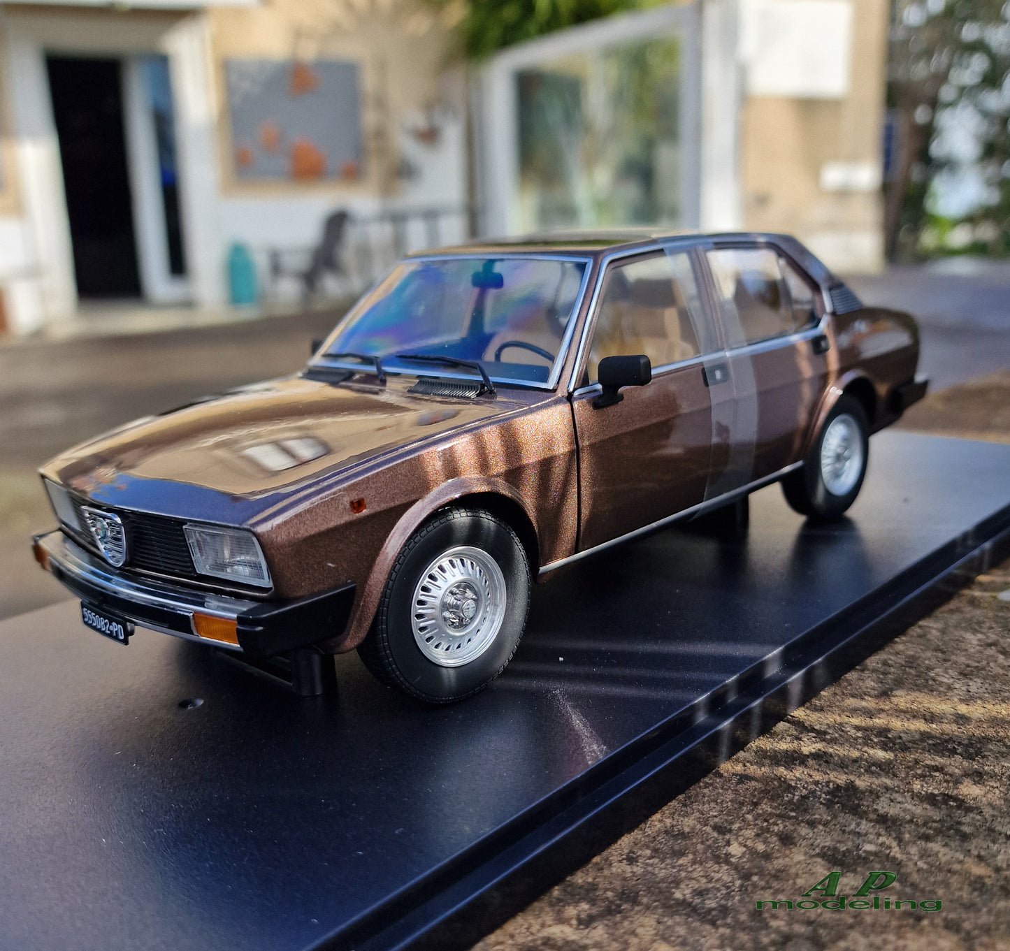 modellino auto scala 1/18 alfa romeo alfetta 2000 td del 1978 modellini die cast