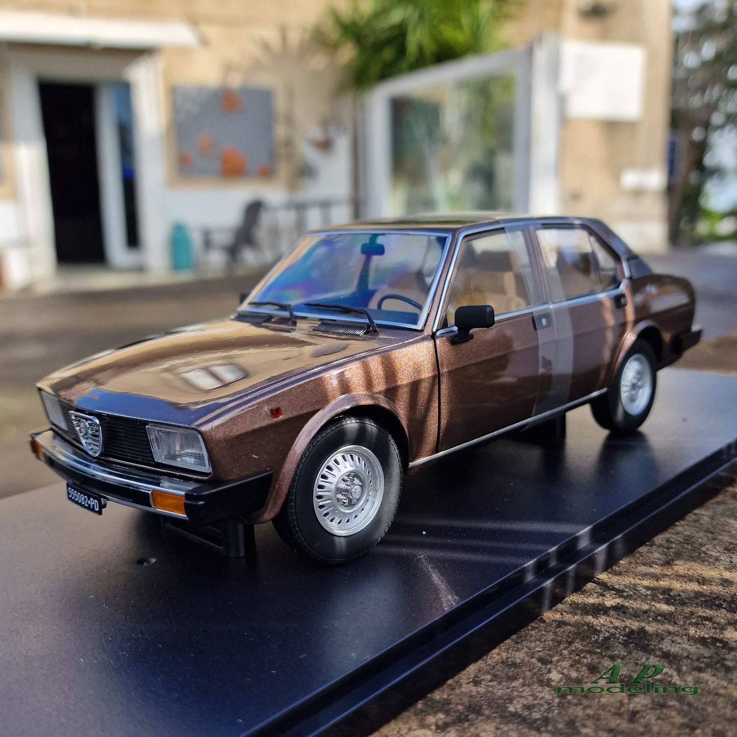 modellino auto scala 1/18 alfa romeo alfetta 2000 td del 1978 modellini die cast