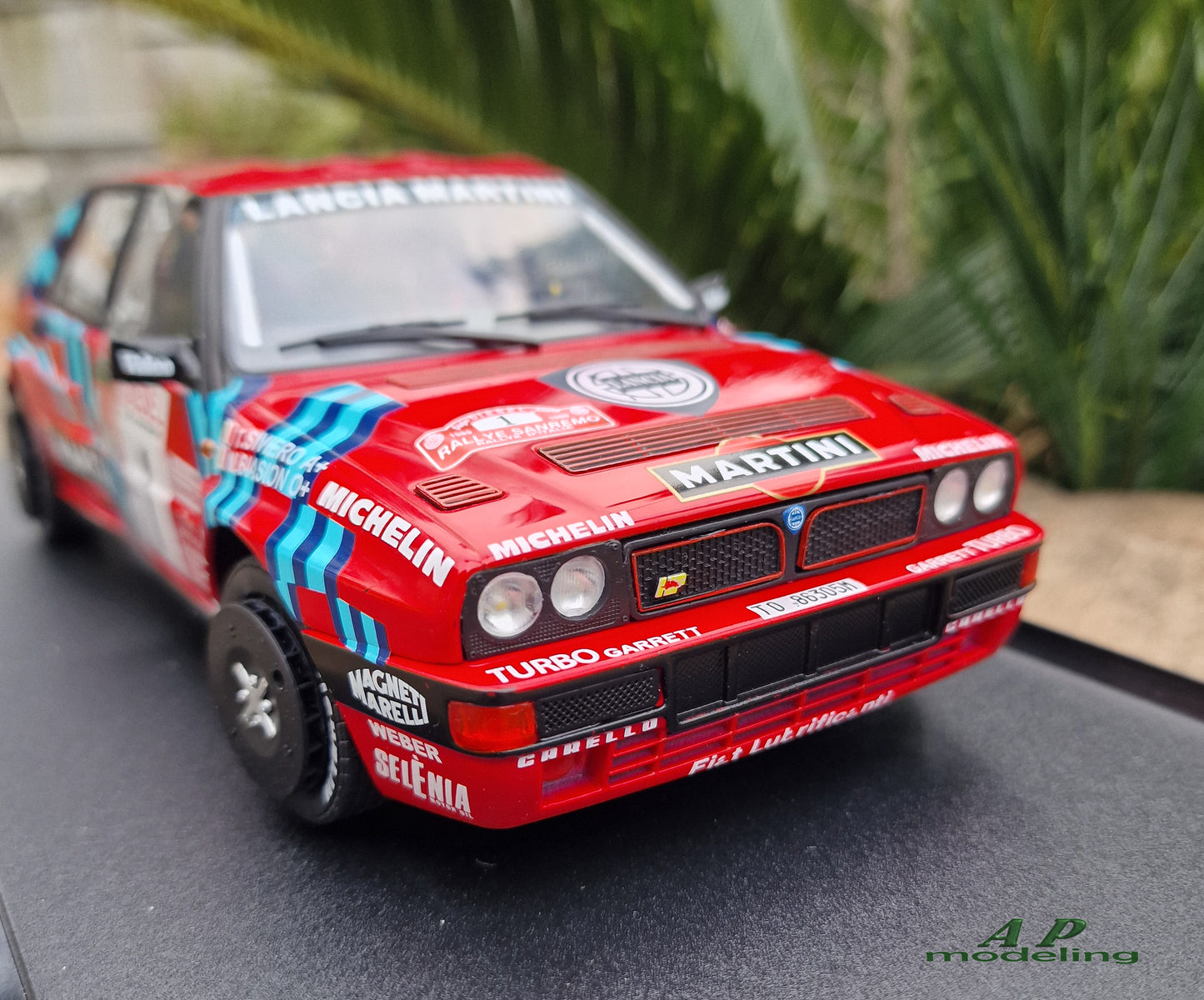 modellino auto 1/18 lancia delta HF integrale Rally San Remo 1989 della solido