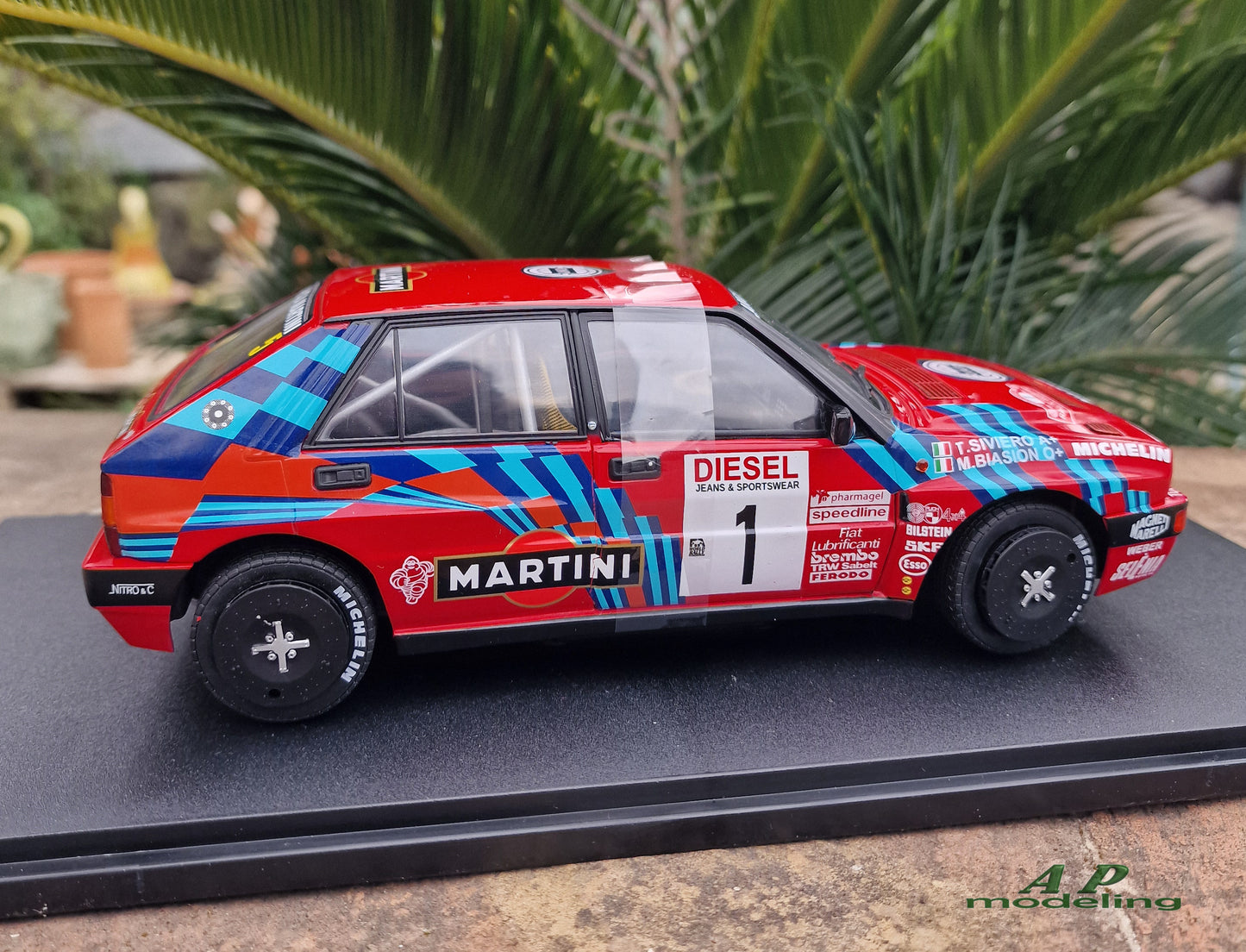modellino auto 1/18 lancia delta HF integrale Rally San Remo 1989 della solido