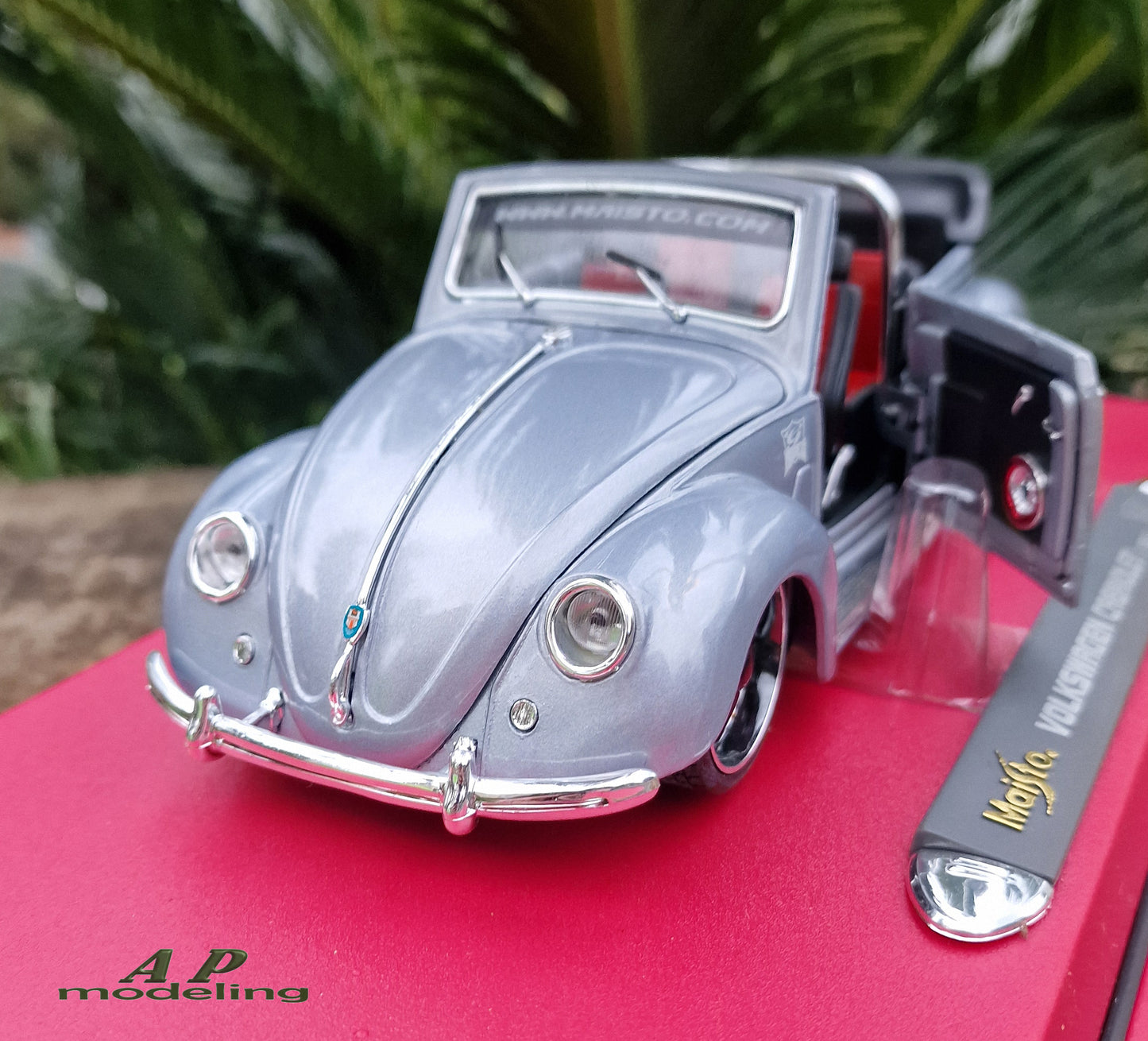 modellino auto scala 1/18 Volkswagen cabriolet della maisto bugz modellini