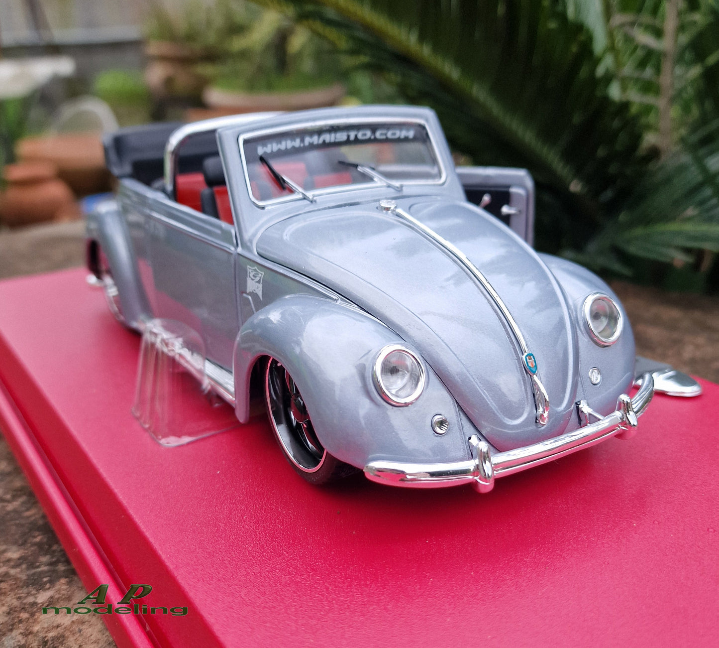 modellino auto scala 1/18 Volkswagen cabriolet della maisto bugz modellini