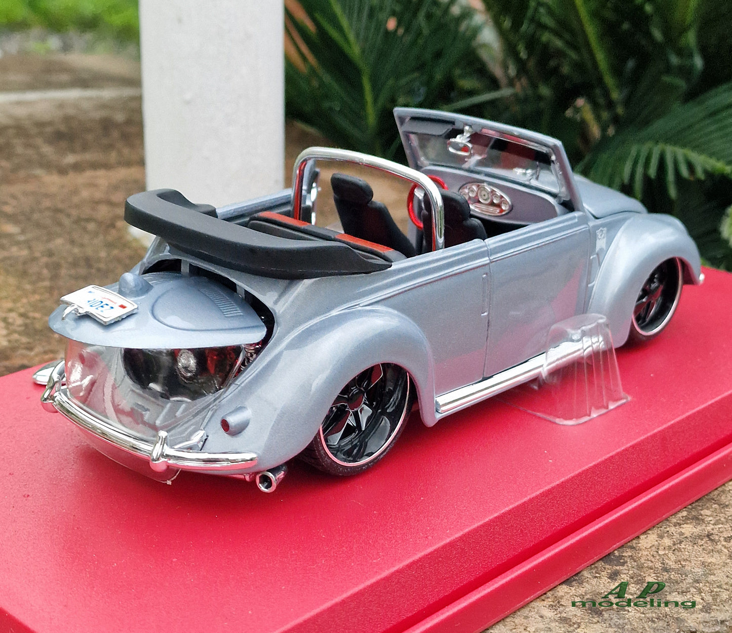 modellino auto scala 1/18 Volkswagen cabriolet della maisto bugz modellini