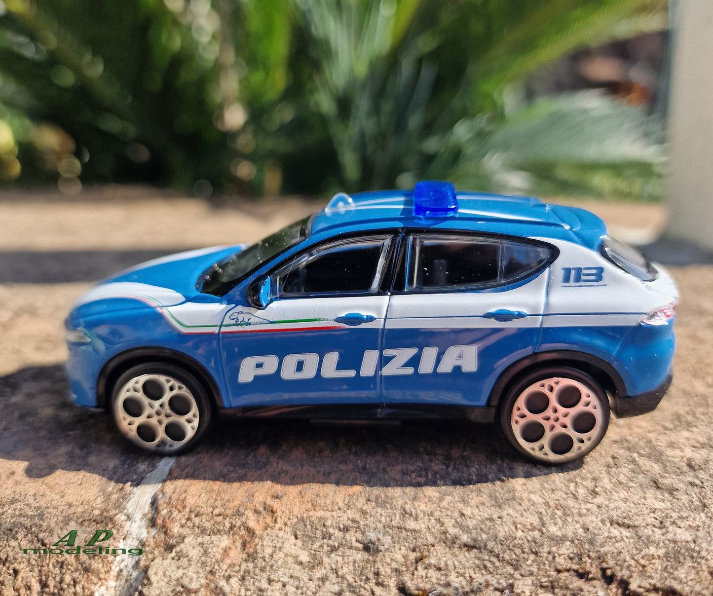 modellino auto scala 1/43 alfa romeo tonale della polizia modellini bburago