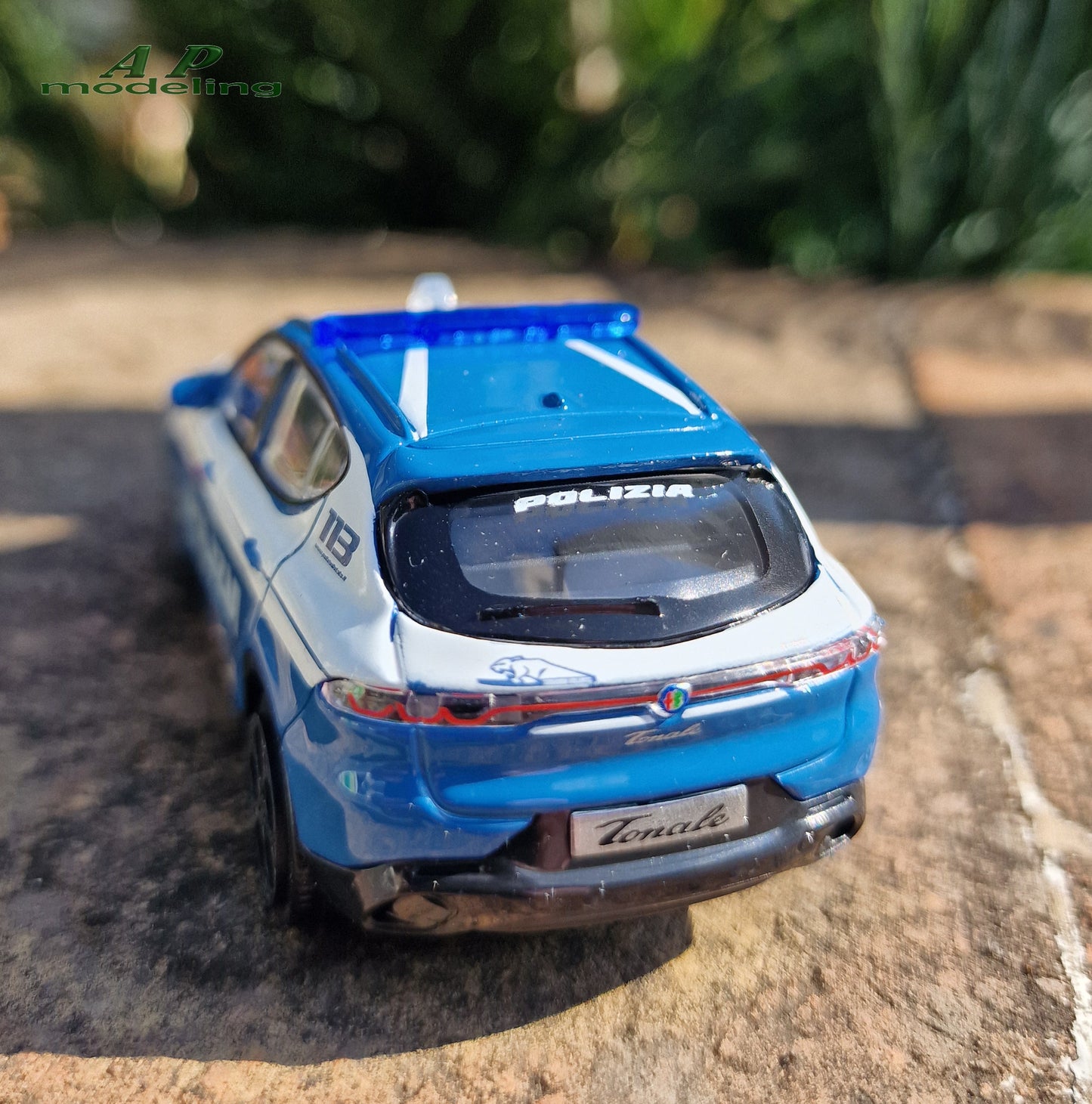 modellino auto scala 1/43 alfa romeo tonale della polizia modellini bburago