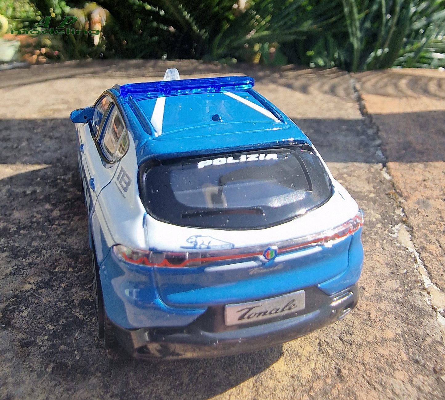 modellino auto scala 1/43 alfa romeo tonale della polizia modellini bburago