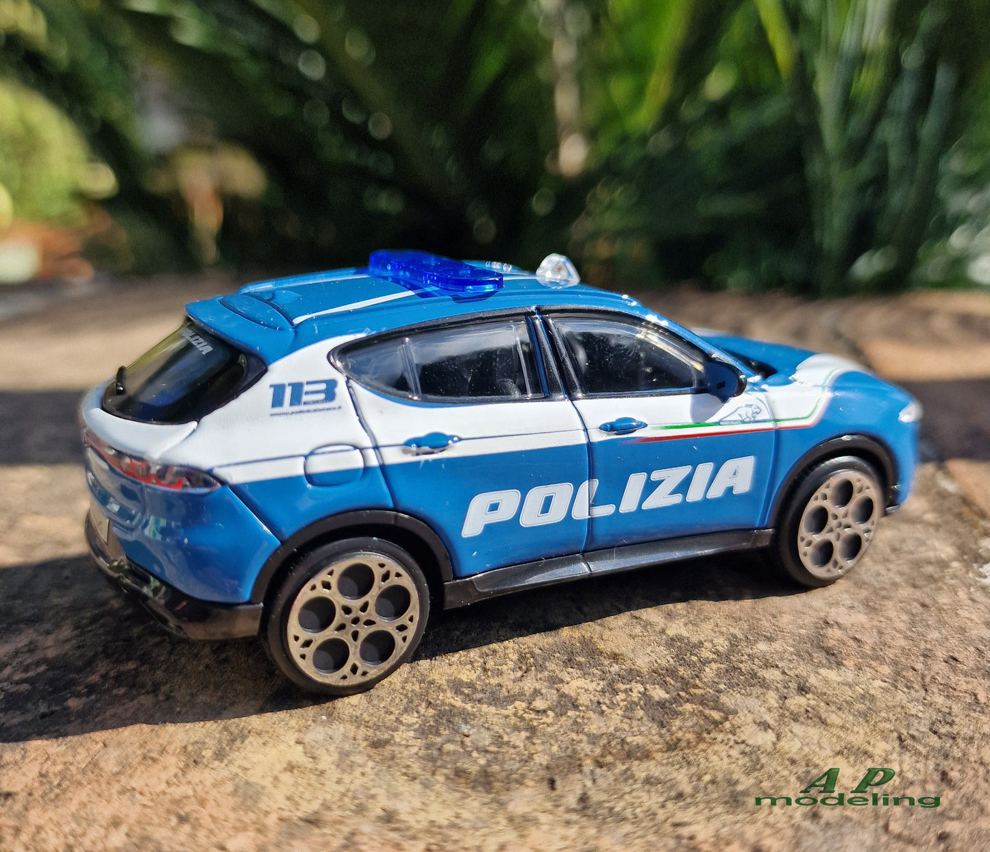 modellino auto scala 1/43 alfa romeo tonale della polizia modellini bburago