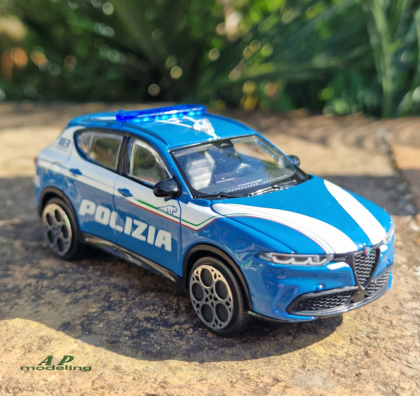 modellino auto scala 1/43 alfa romeo tonale della polizia modellini bburago
