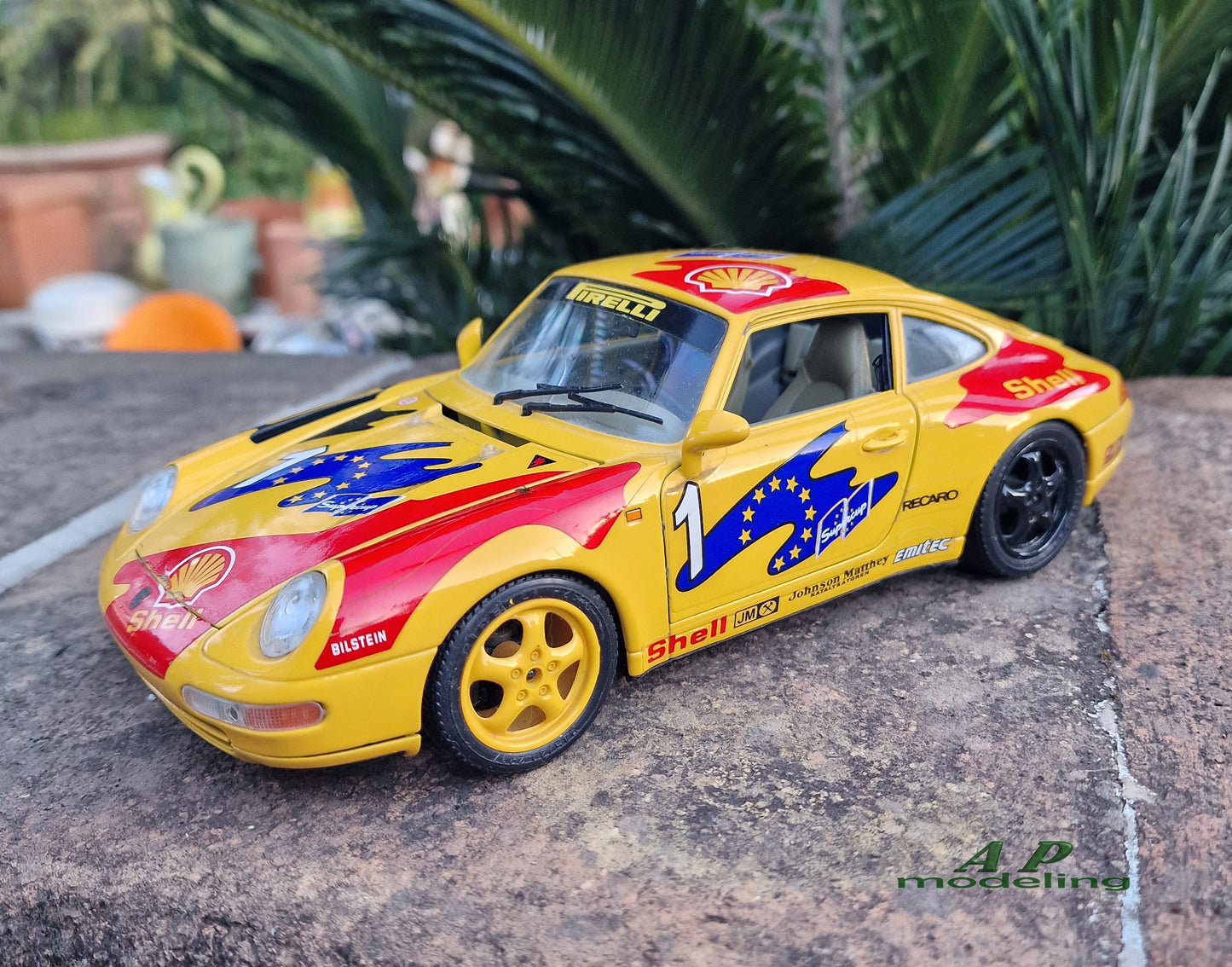 modellino auto scala 1/18 Porsche 911 carrera del 1993 modellini bburago