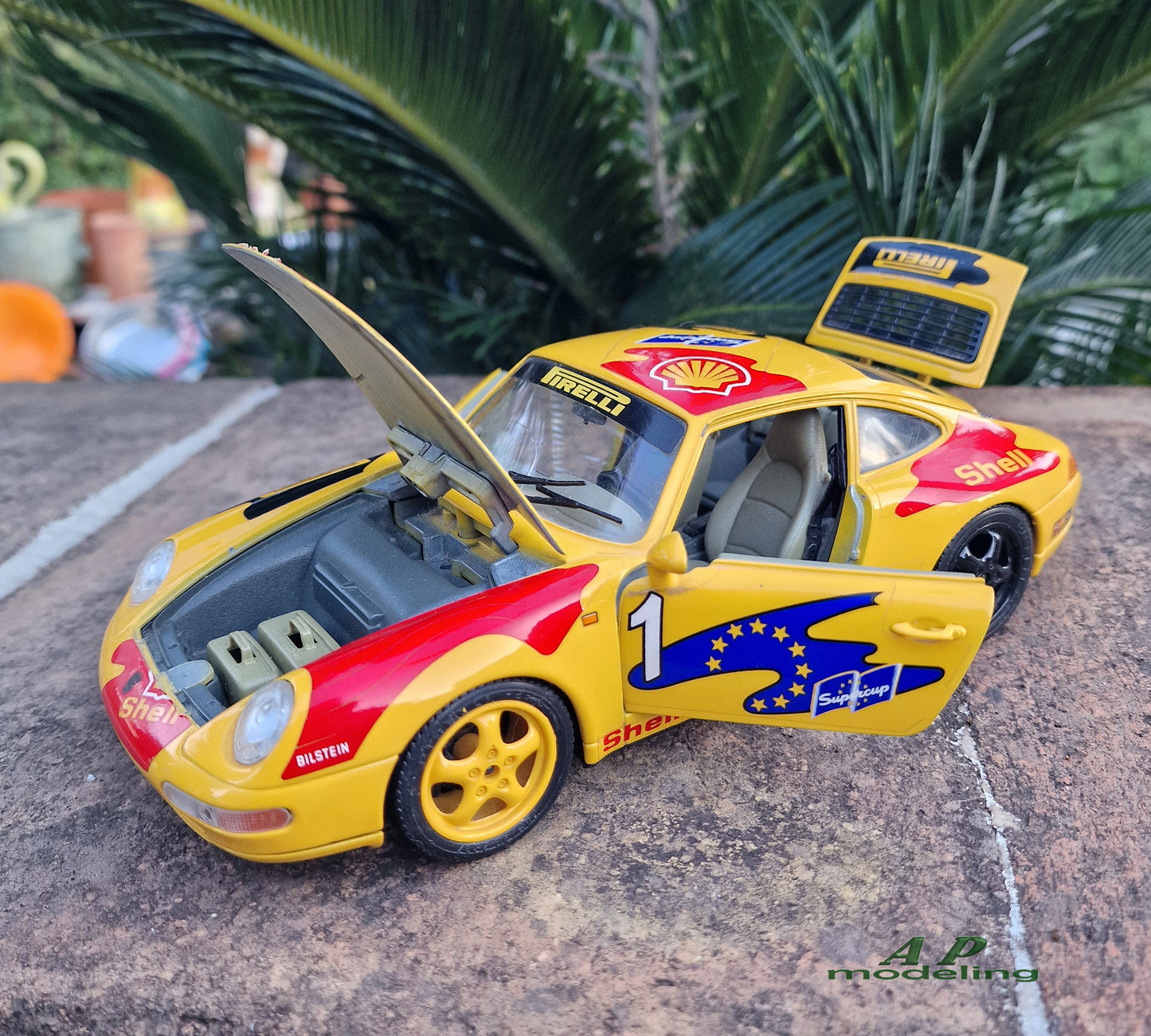 modellino auto scala 1/18 Porsche 911 carrera del 1993 modellini bburago