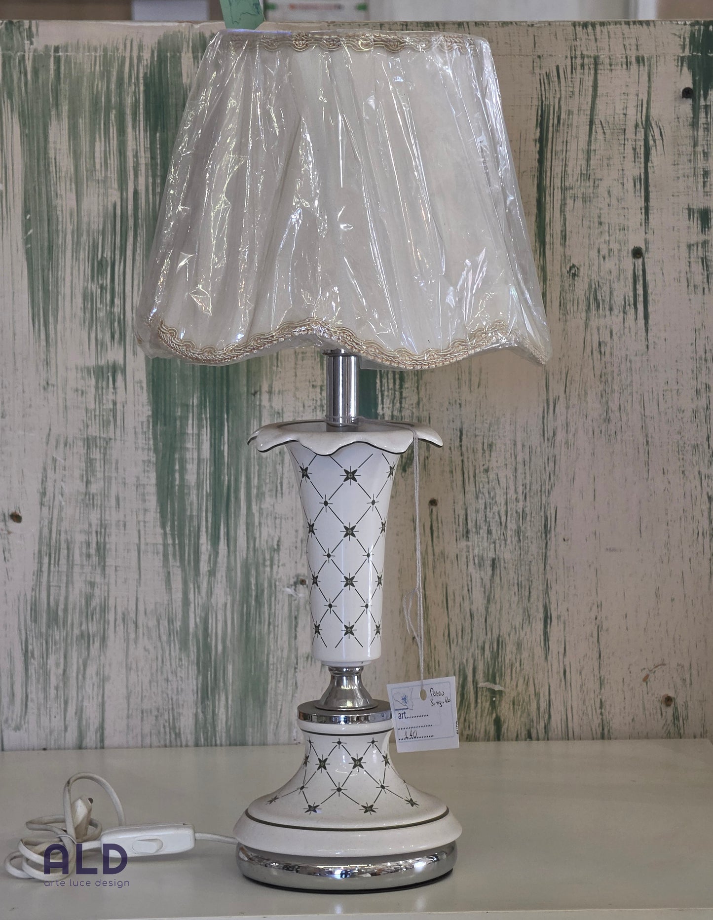 Lampada da tavolo in ceramica e metallo lume per camera da letto shabby