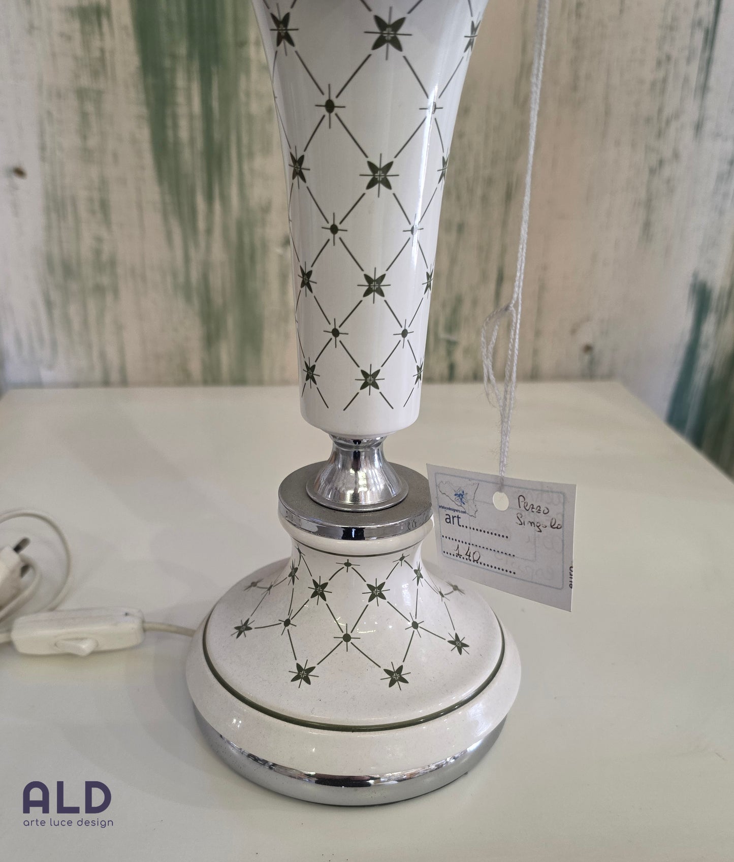 Lampada da tavolo in ceramica e metallo lume per camera da letto shabby