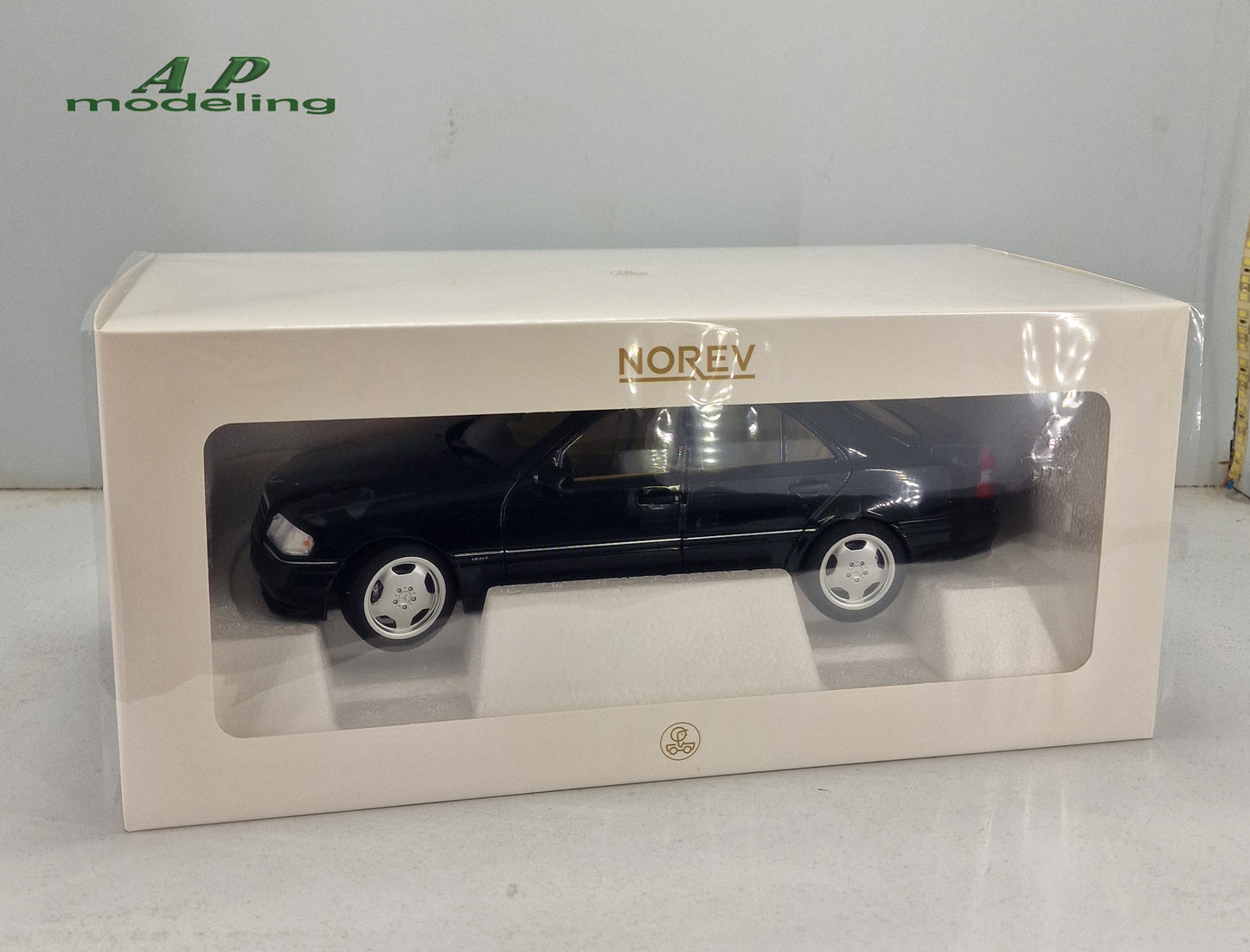 modellino auto 1/18 mercedes c36 AMG del 1993 modellini da collezione norev