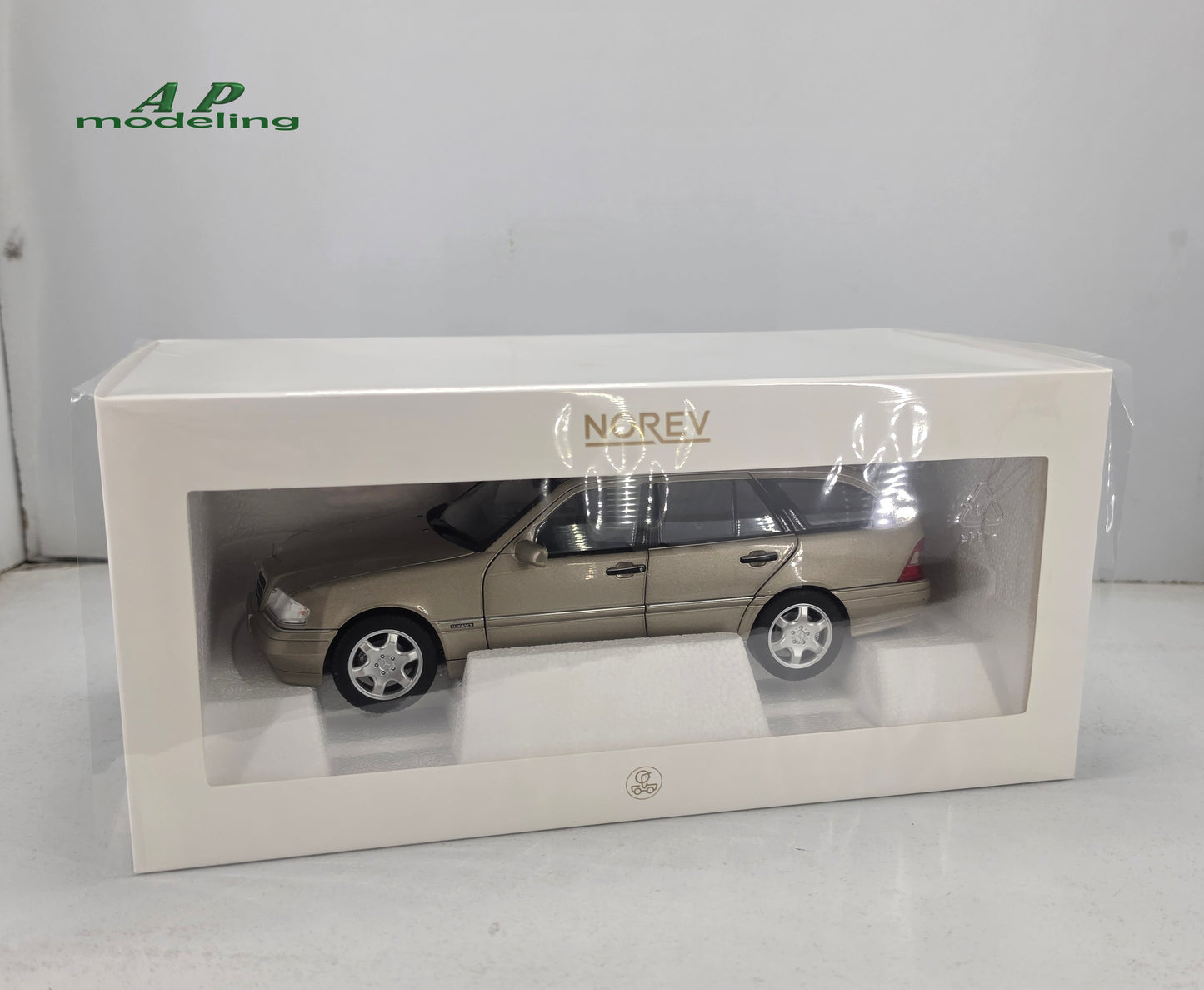 modellino auto scala 1/18 mercedes benz classe C sw del 1997 modellini norev