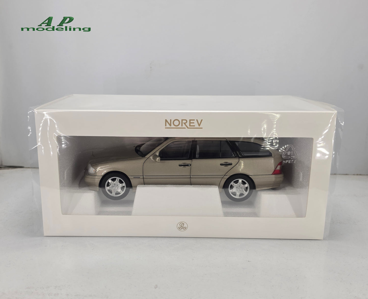 modellino auto scala 1/18 mercedes benz classe C sw del 1997 modellini norev