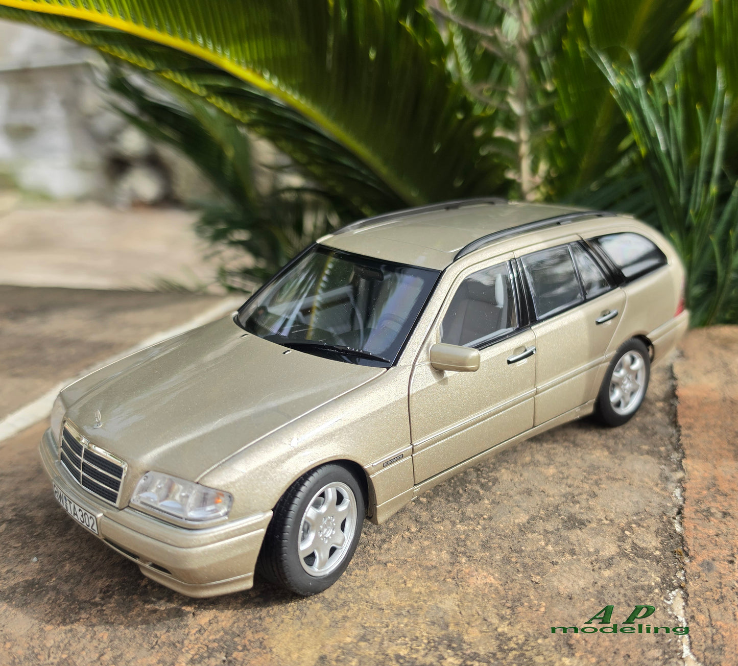 modellino auto scala 1/18 mercedes benz classe C sw del 1997 modellini norev