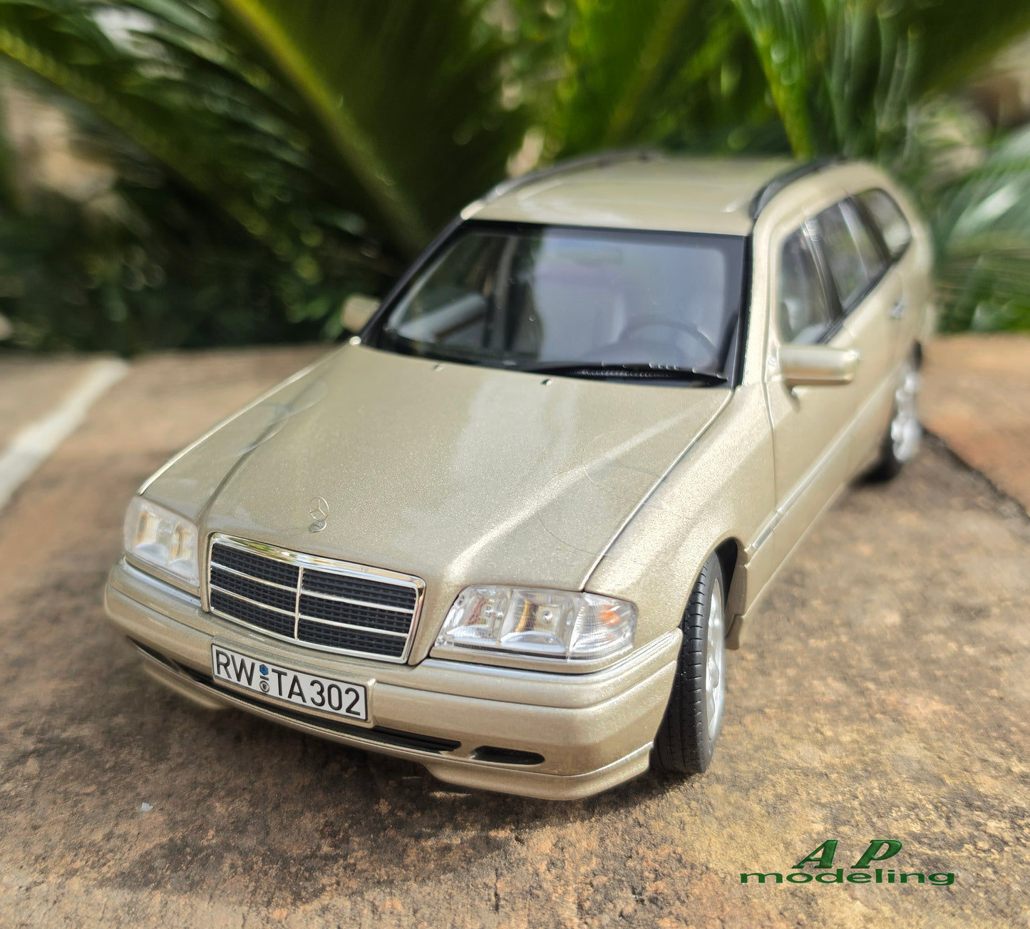 modellino auto scala 1/18 mercedes benz classe C sw del 1997 modellini norev