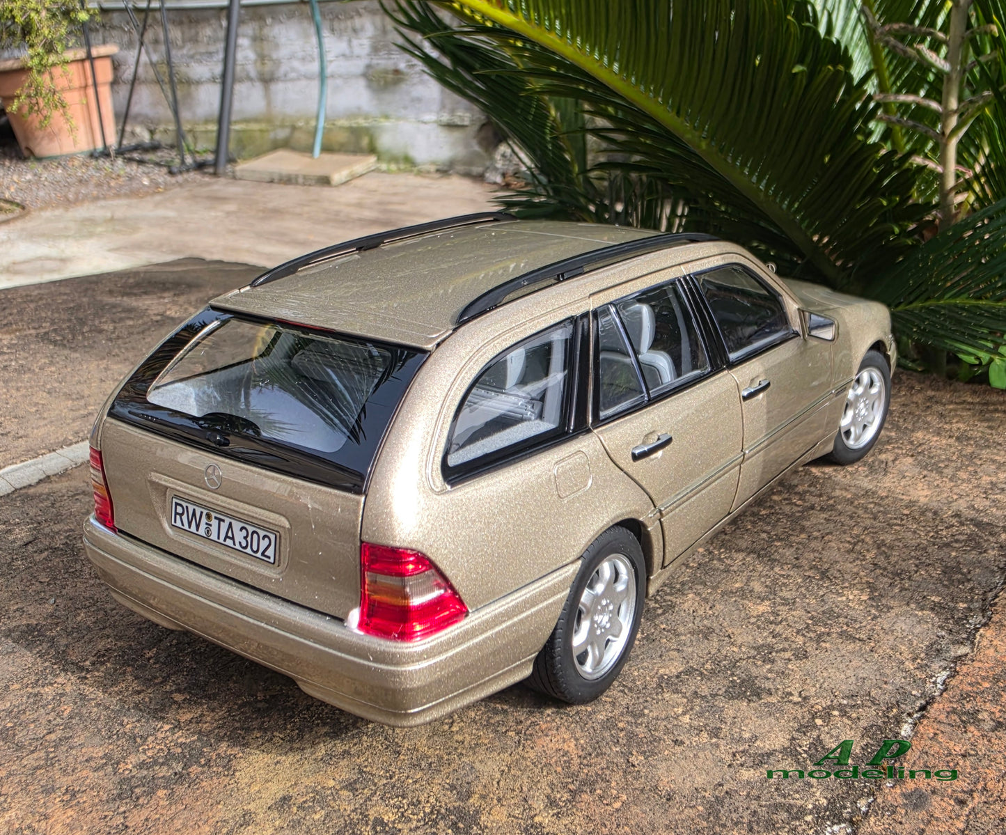 modellino auto scala 1/18 mercedes benz classe C sw del 1997 modellini norev