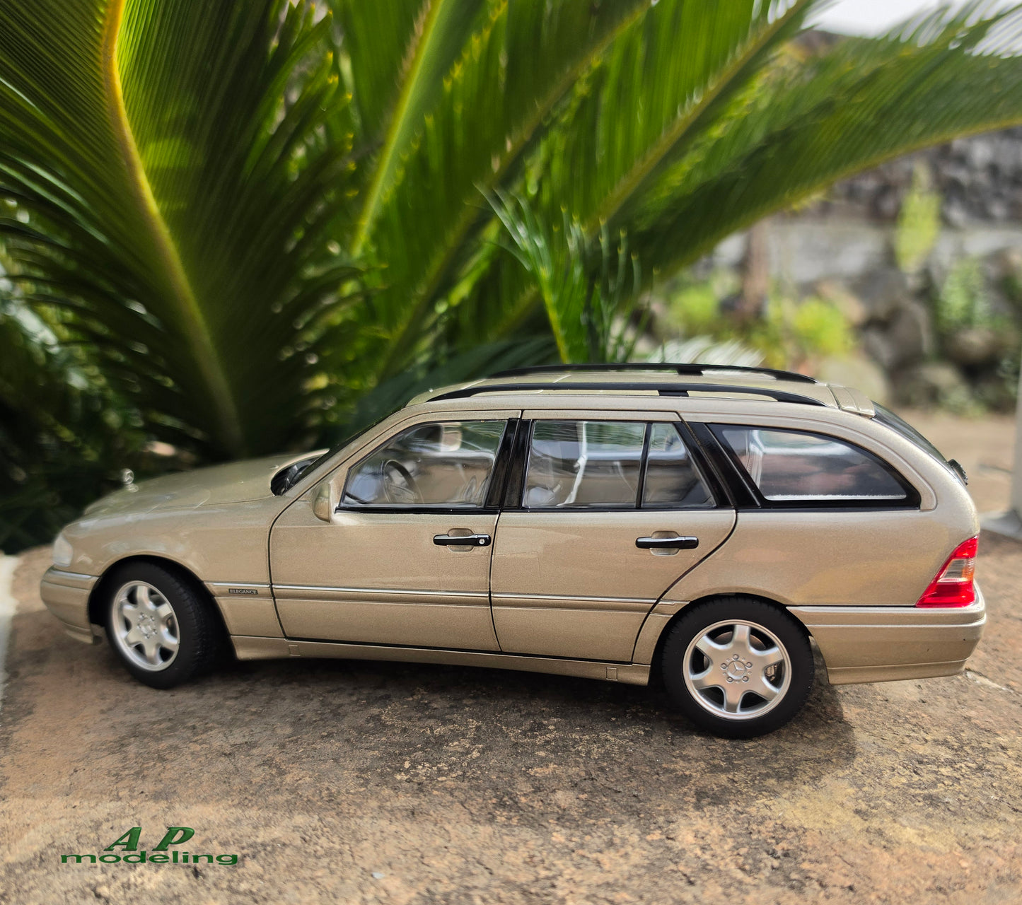 modellino auto scala 1/18 mercedes benz classe C sw del 1997 modellini norev