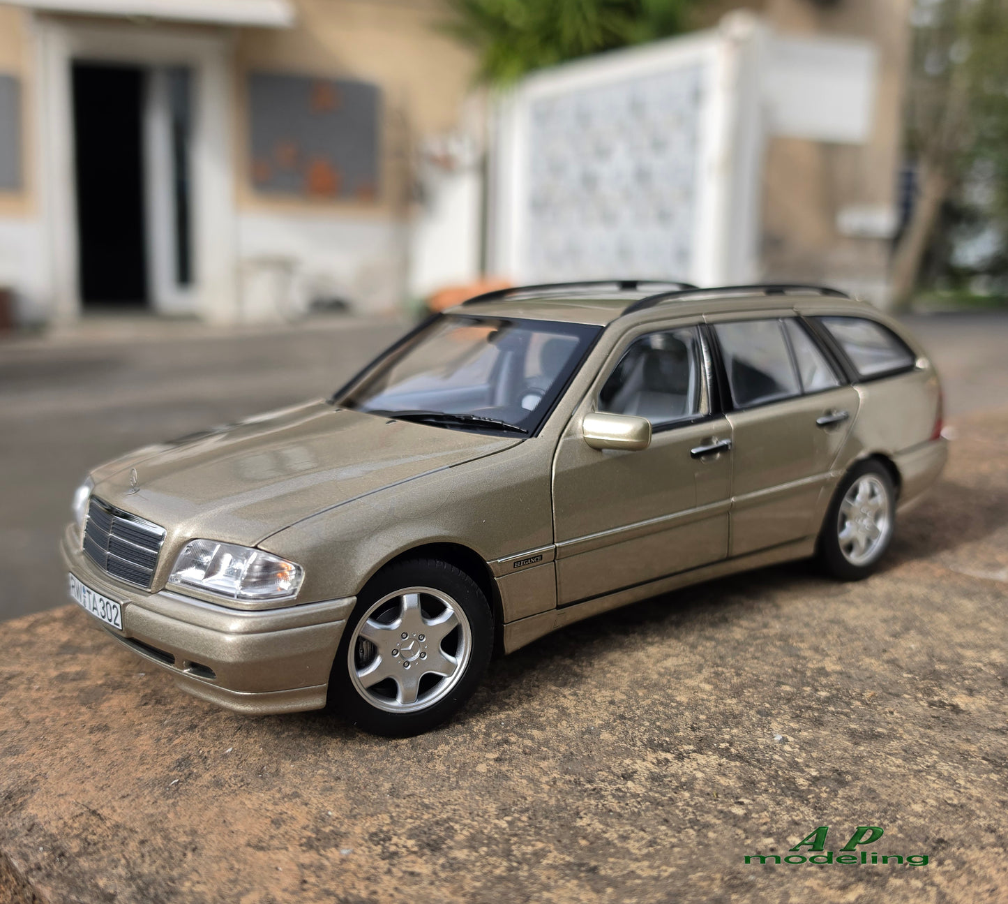 modellino auto scala 1/18 mercedes benz classe C sw del 1997 modellini norev
