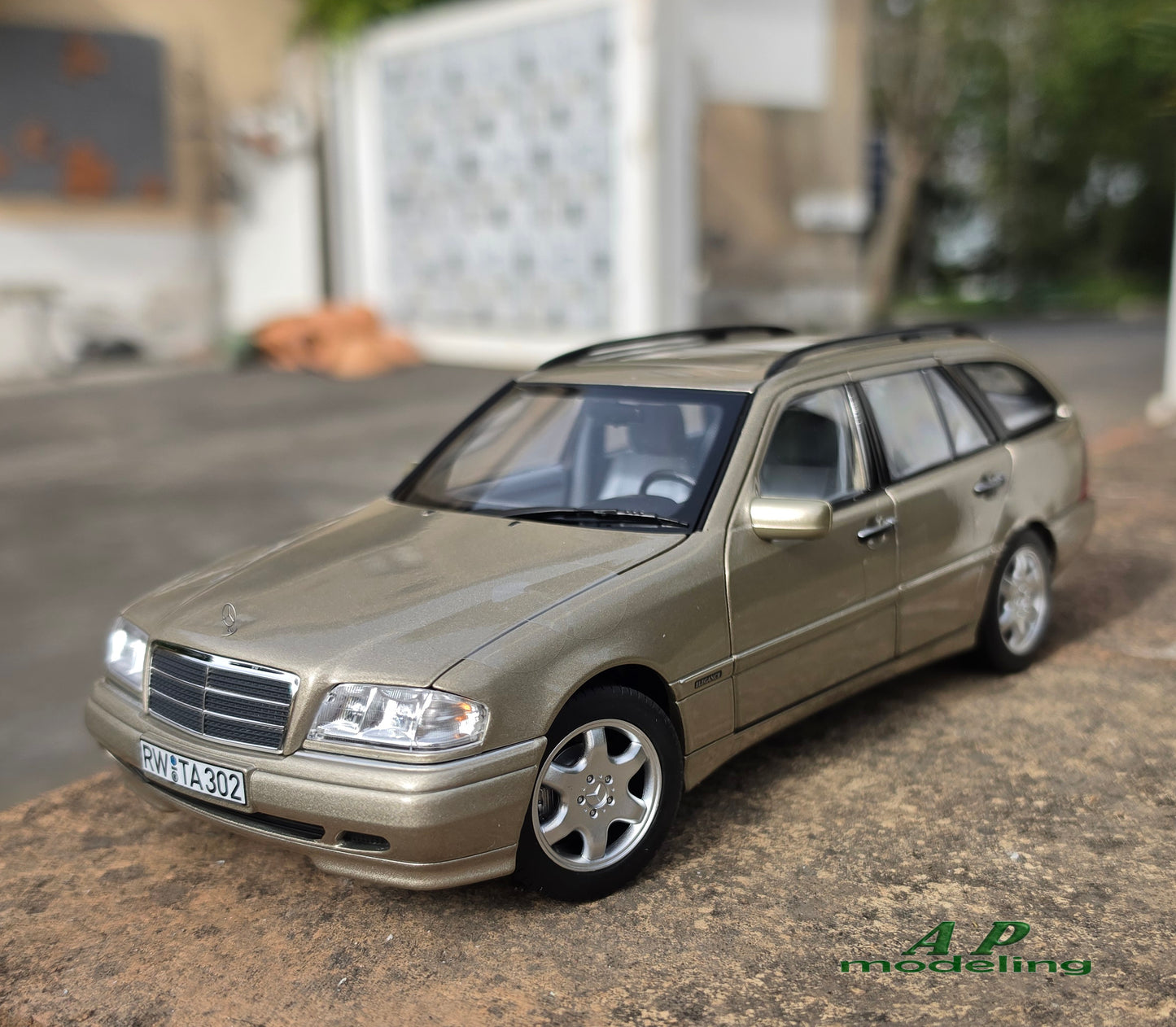 modellino auto scala 1/18 mercedes benz classe C sw del 1997 modellini norev