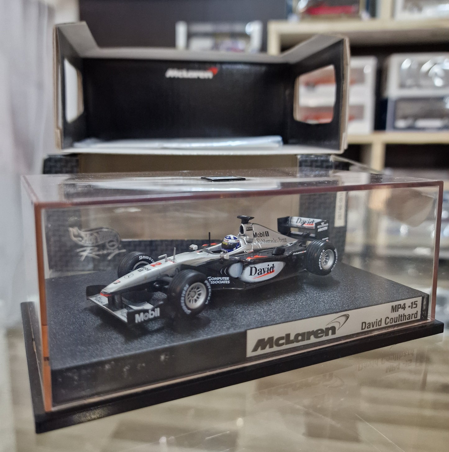 modellino auto Formula 1 scala 1/43 McLaren David Coulthard modellini Hot Wheels usato