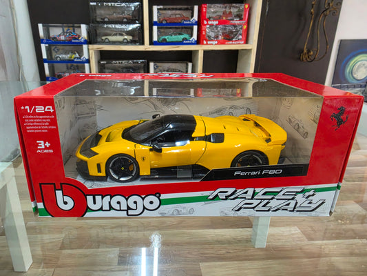 modellino auto scala 1/24 Ferrari F80 race+ play modellini della Bburago