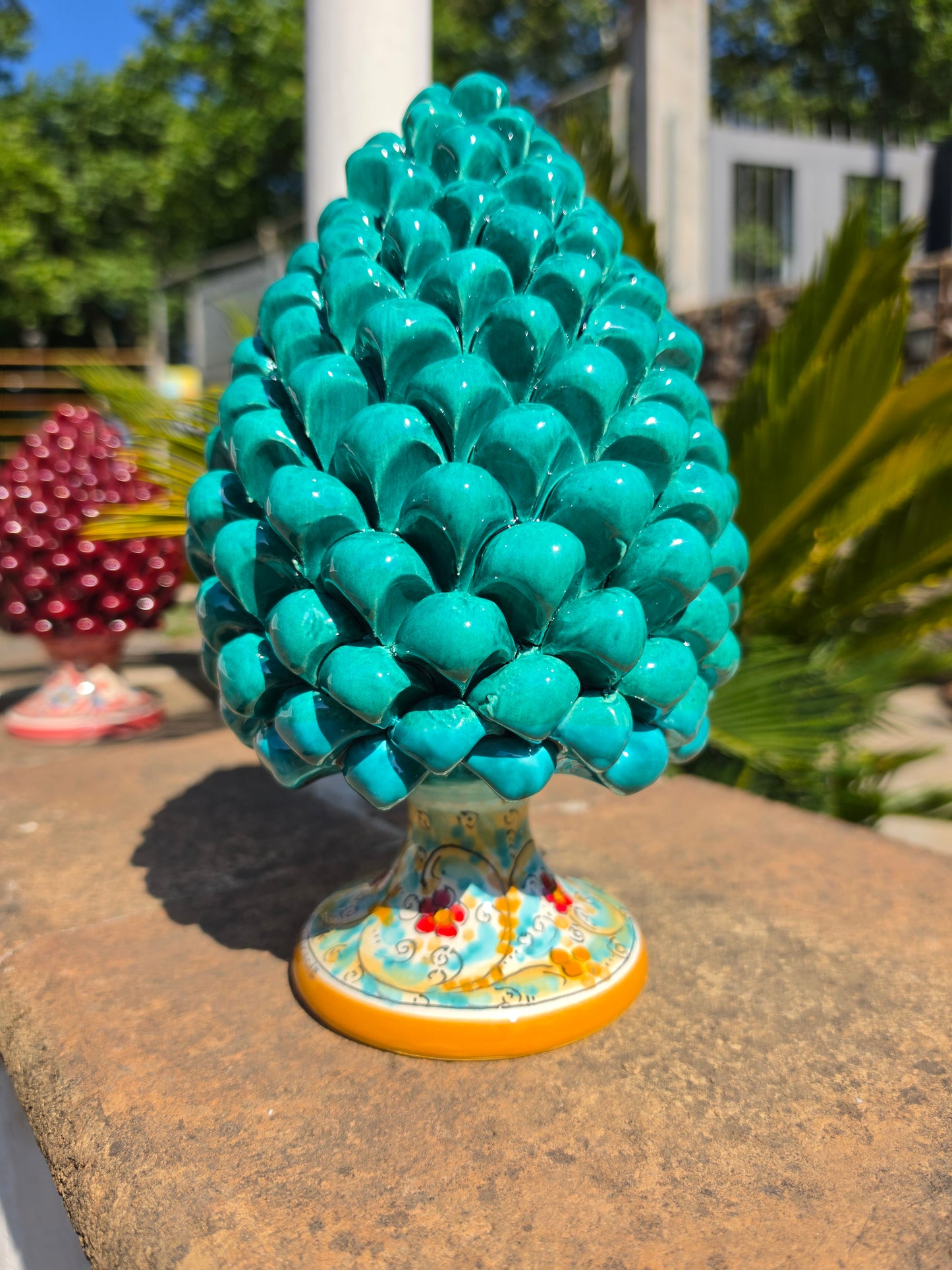 Pigna soprammobile in ceramica di Caltagirone verde acqua altezza 26cm
