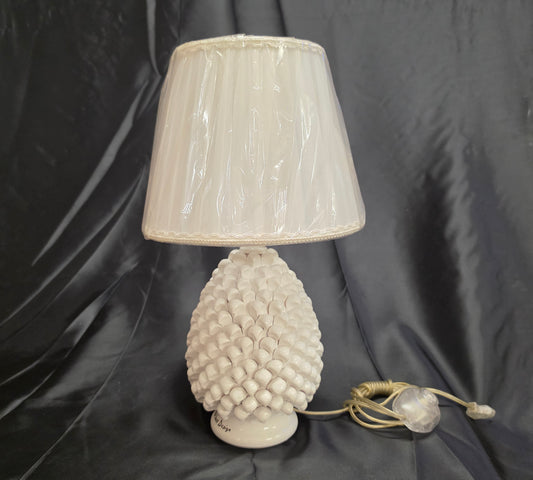 Lampada da tavolo pigna soprammobile in terracotta decorata a mano lume bianco