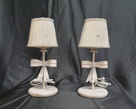 Coppia Lampade da tavolo fiocco lumetti shabby in ferro battuto camera da letto