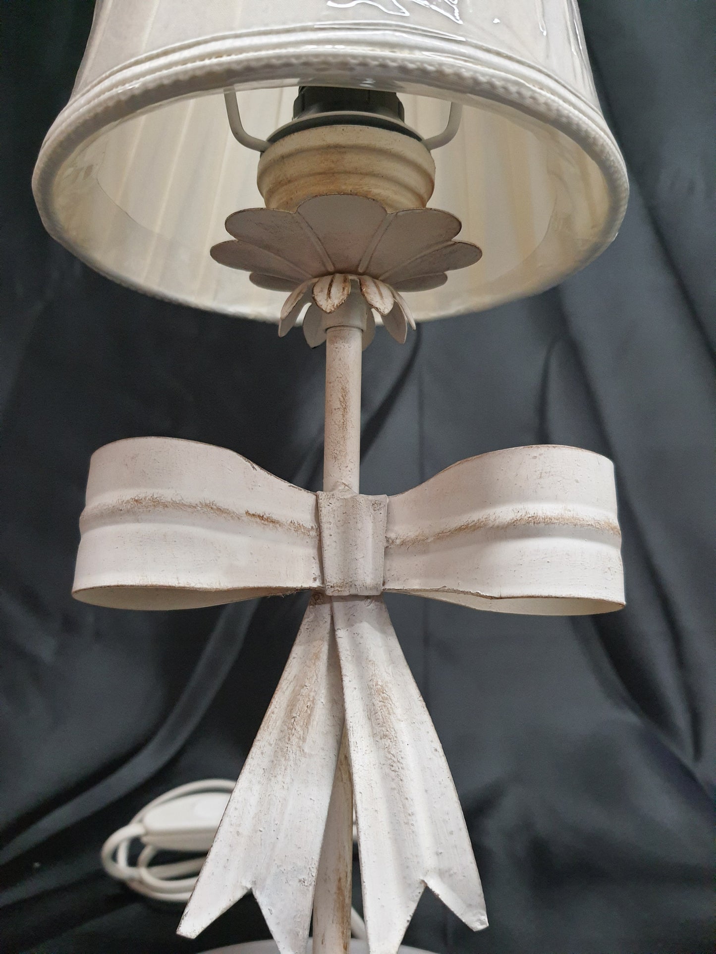 Coppia Lampade da tavolo fiocco lumetti shabby in ferro battuto camera da letto
