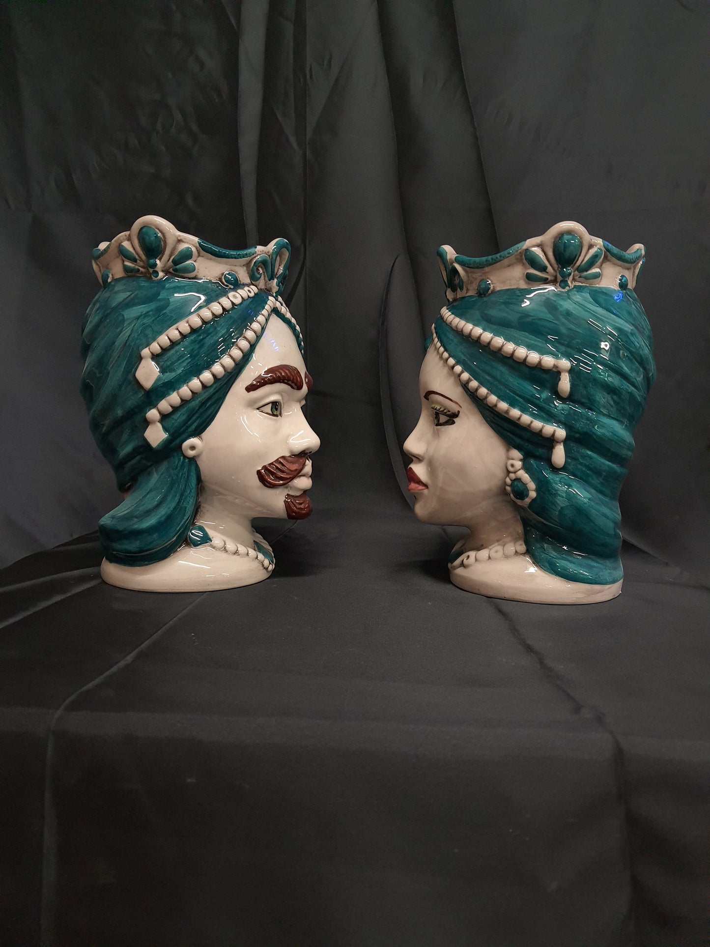 Teste di moro in ceramica di Caltagirone coppia soprammobili moderni altezza 26cm