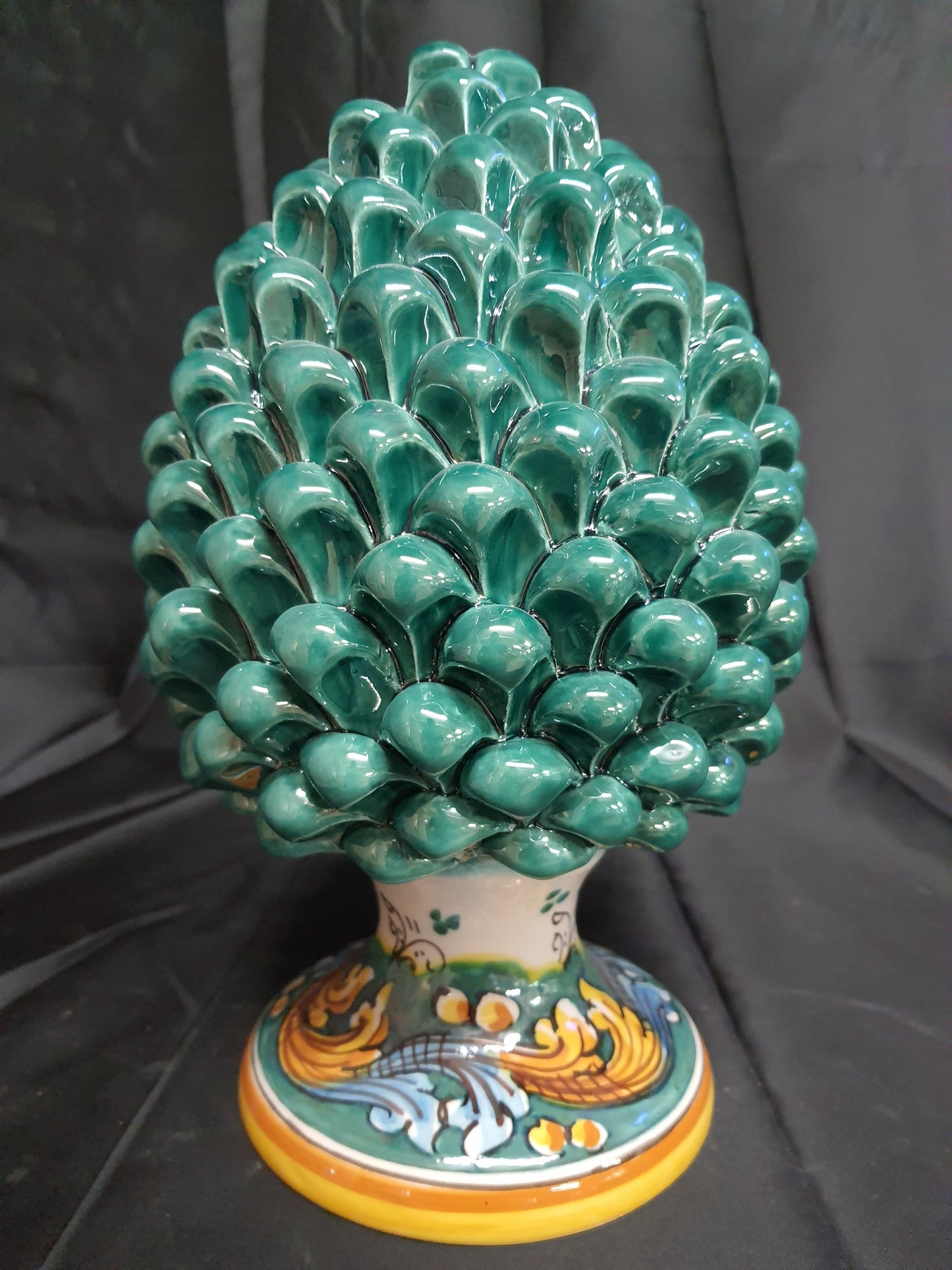 Pigna in Ceramica di Caltagirone soprammobile portafortuna verde lucido alt 31cm