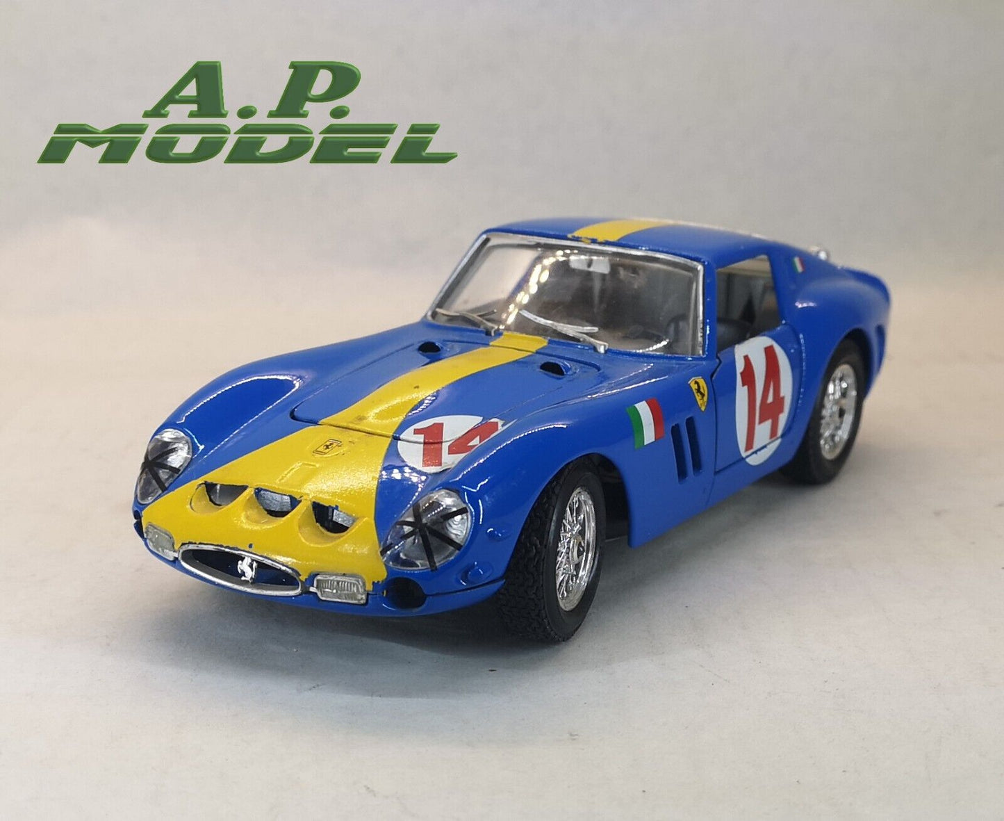 modellino auto 1:24 ferrari 250 gto del 1962 della burago macchinine collezione