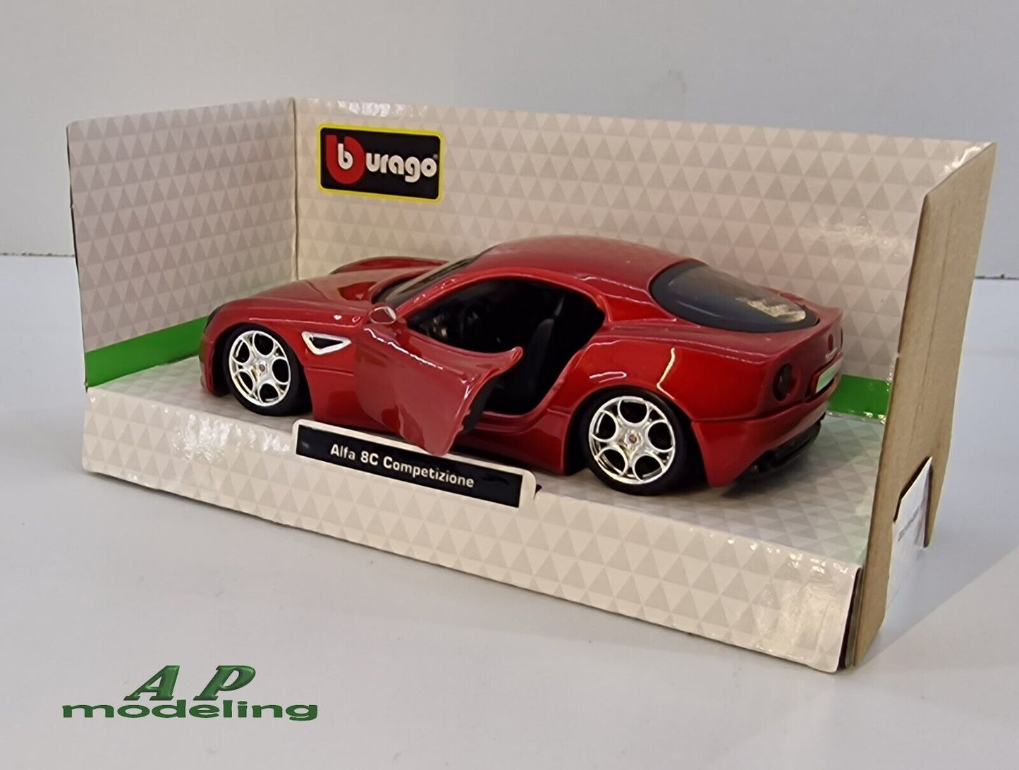 modellino auto scala 1/32 alfa romeo 8C competizione da collezione burago