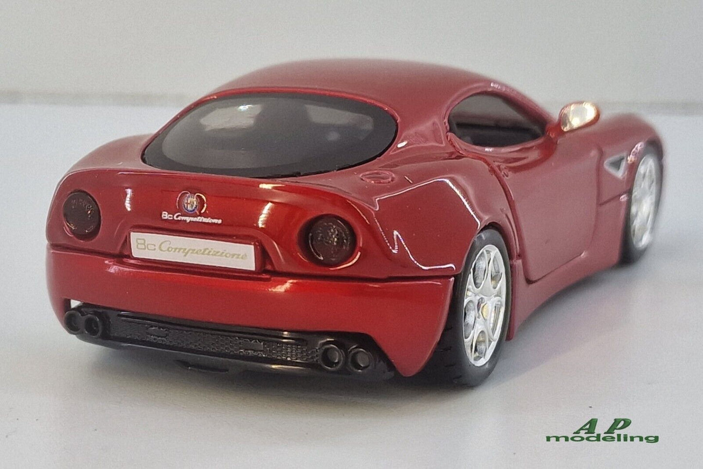 modellino auto scala 1/32 alfa romeo 8C competizione da collezione burago