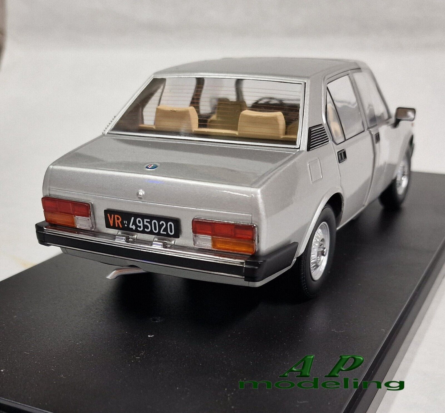 modellino auto 1:18 alfa romeo alfetta berlina 2000 del 1978 modellini die cast