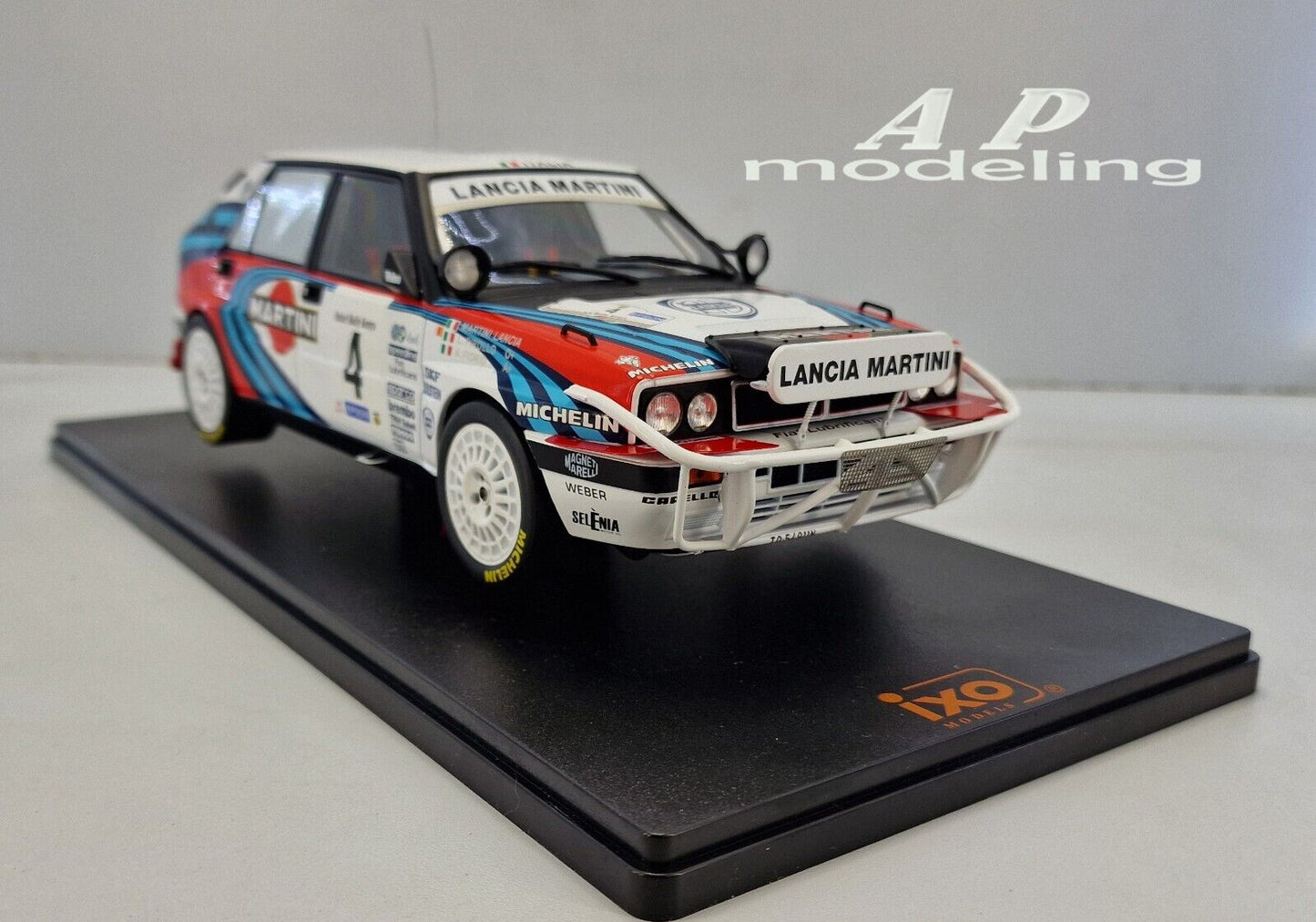 modellino auto scala 1/18 lancia delta integrale 16v martini safari rally 1990