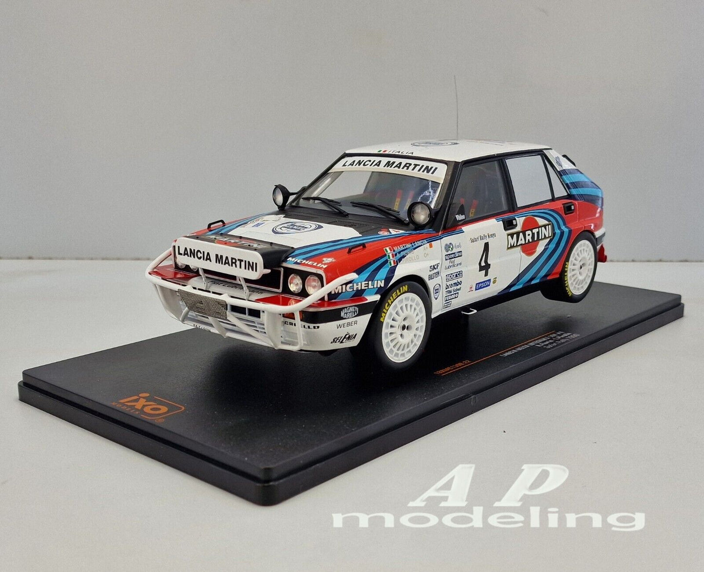 modellino auto scala 1/18 lancia delta integrale 16v martini safari rally 1990