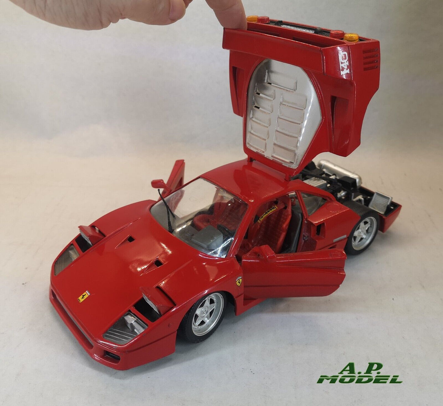 modellino ferrari f40 scala 1/18 obsoleto usato modellini auto da collezione usato