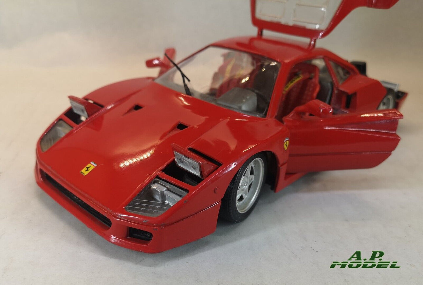 modellino ferrari f40 scala 1/18 obsoleto usato modellini auto da collezione usato