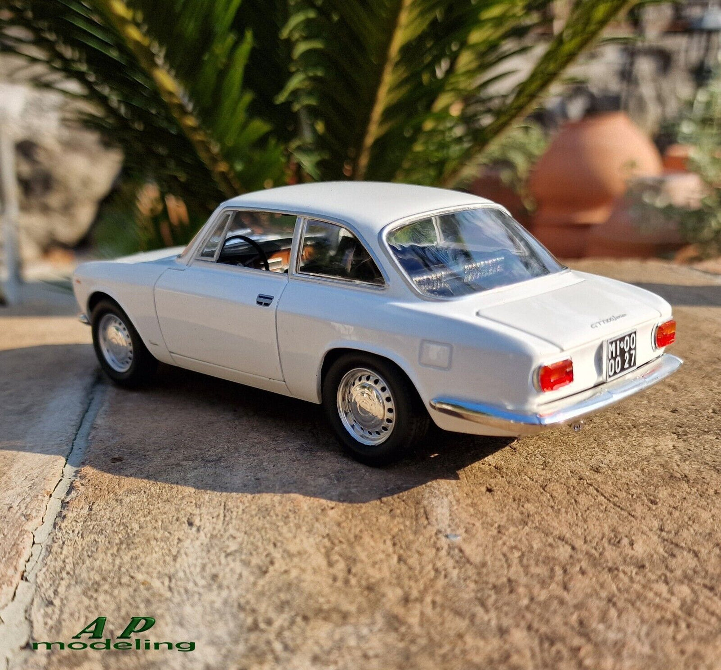 modellino auto 1/24 alfa romeo giulia GT 1300 Junior del 1966 modellini vintage usato